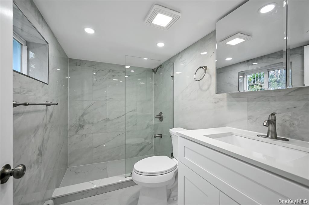 Single Family Pershing Nassau County, NY 11581, MLS-928084-17