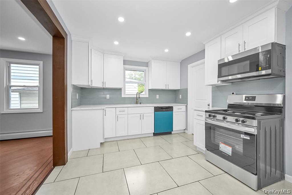 Single Family Pershing Nassau County, NY 11581, MLS-928084-7