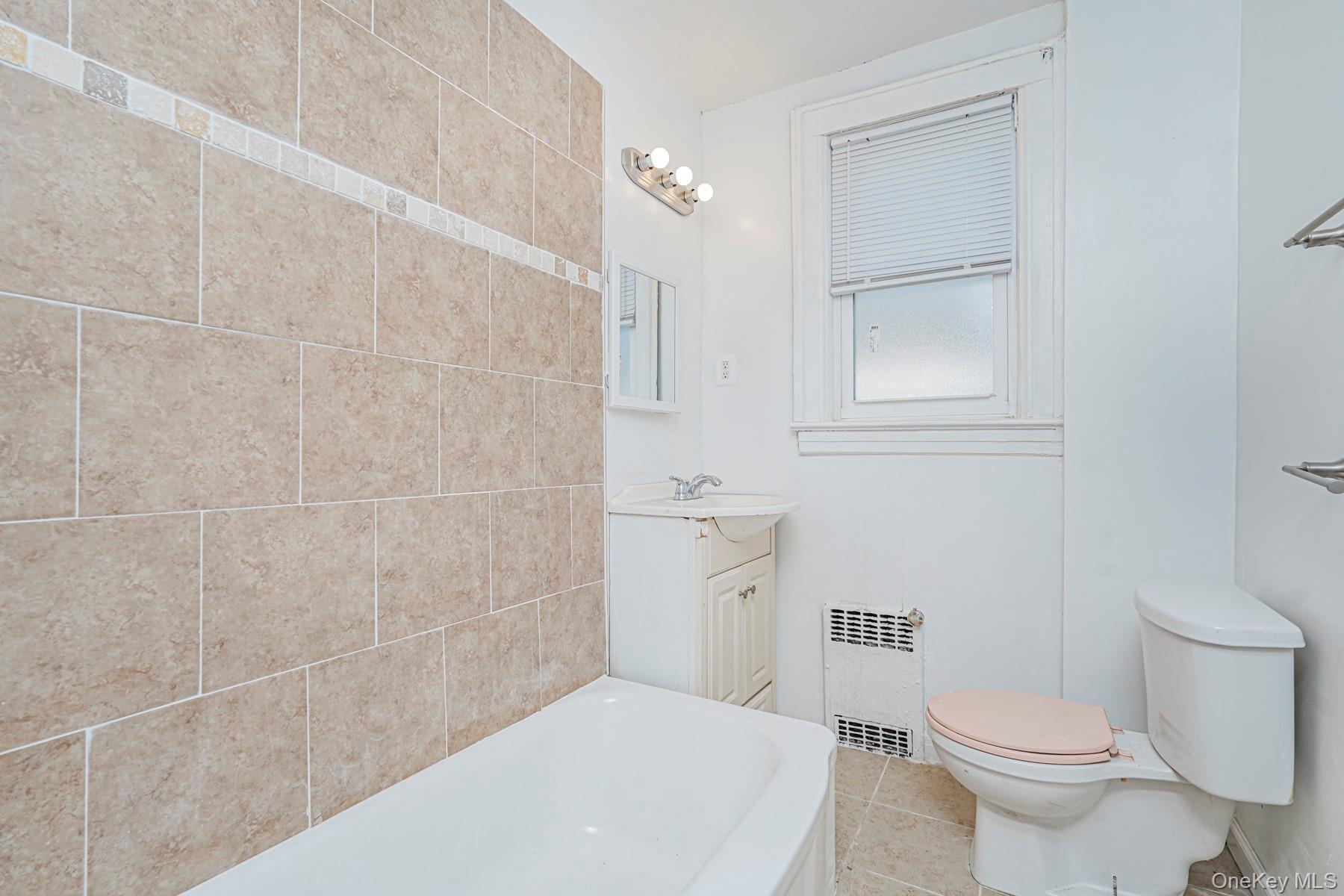 Single Family 203rd Queens, NY 11412, MLS-928086-18