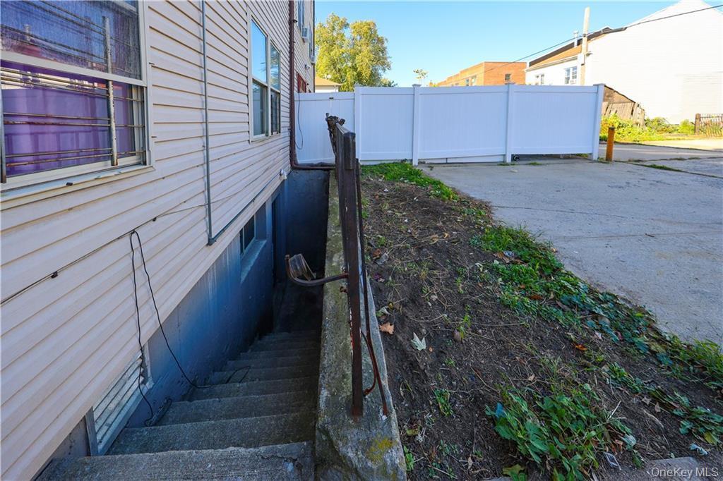 Single Family Milford  Brooklyn, NY 11208, MLS-928092-28