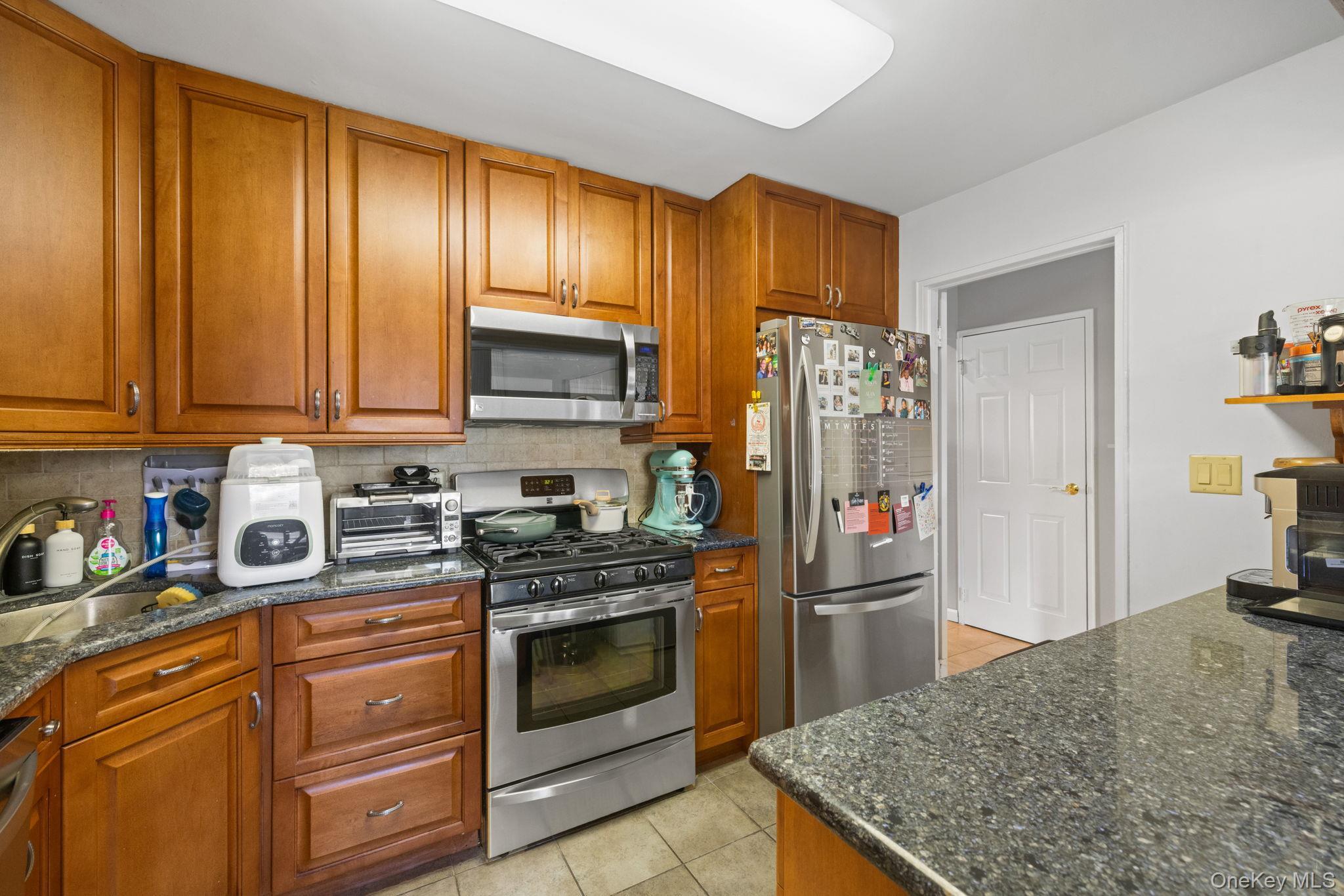 Coop 23  Queens, NY 11360, MLS-928100-16