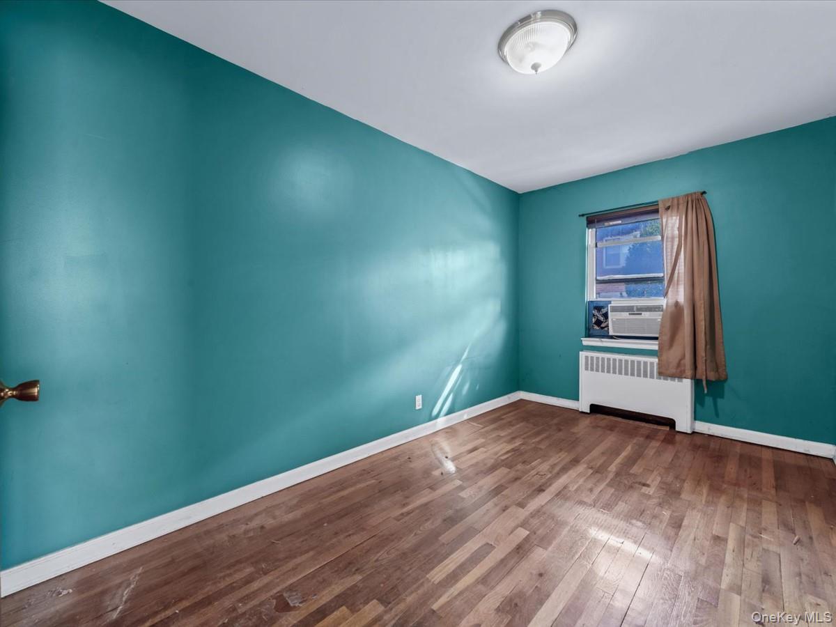 Single Family Clinton Queens, NY 11378, MLS-928103-12