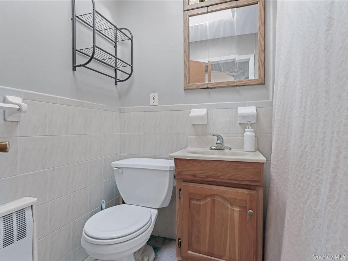 Single Family Clinton Queens, NY 11378, MLS-928103-14