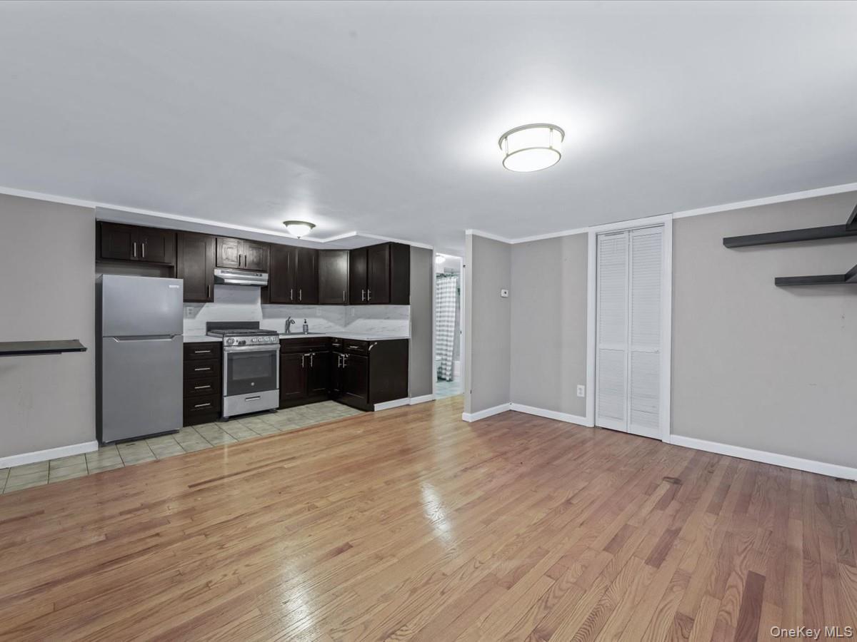 Single Family Clinton Queens, NY 11378, MLS-928103-15