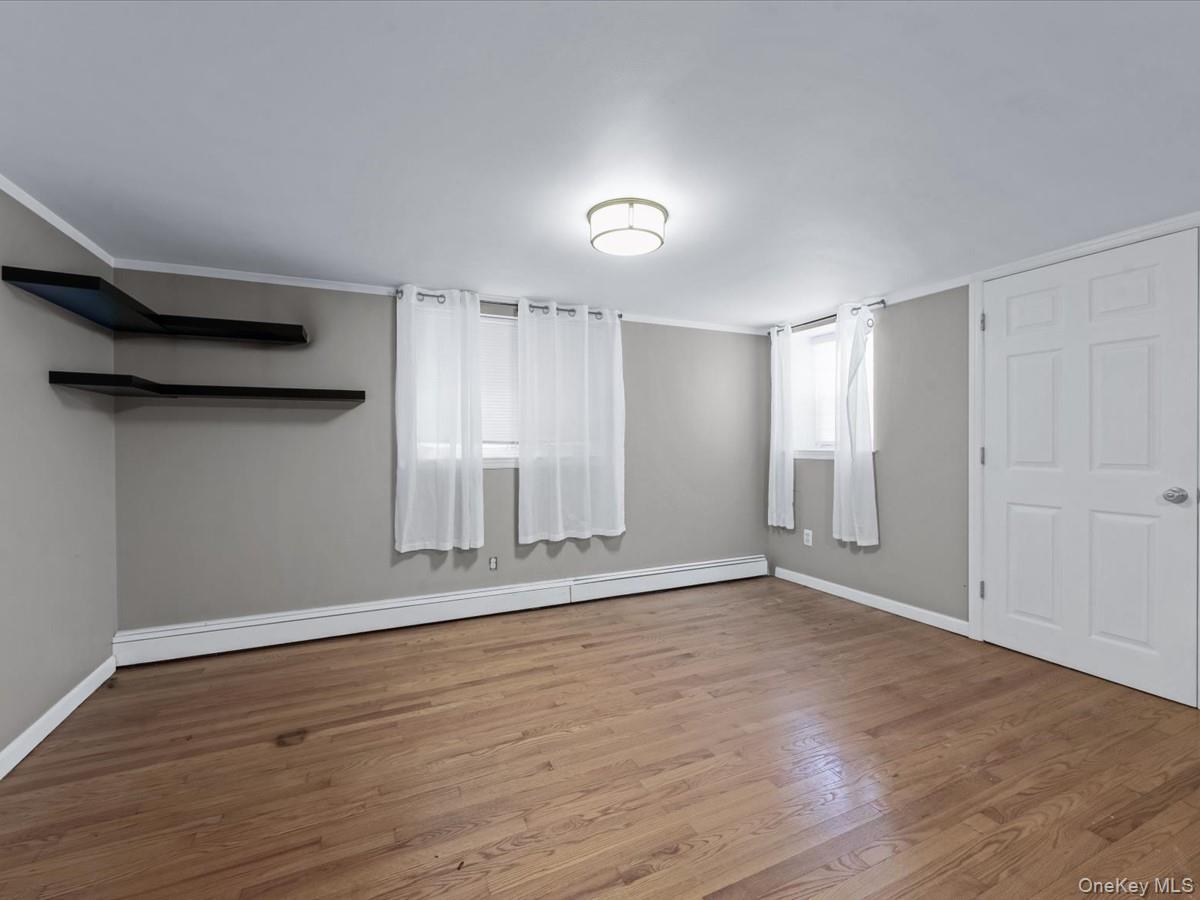 Single Family Clinton Queens, NY 11378, MLS-928103-16