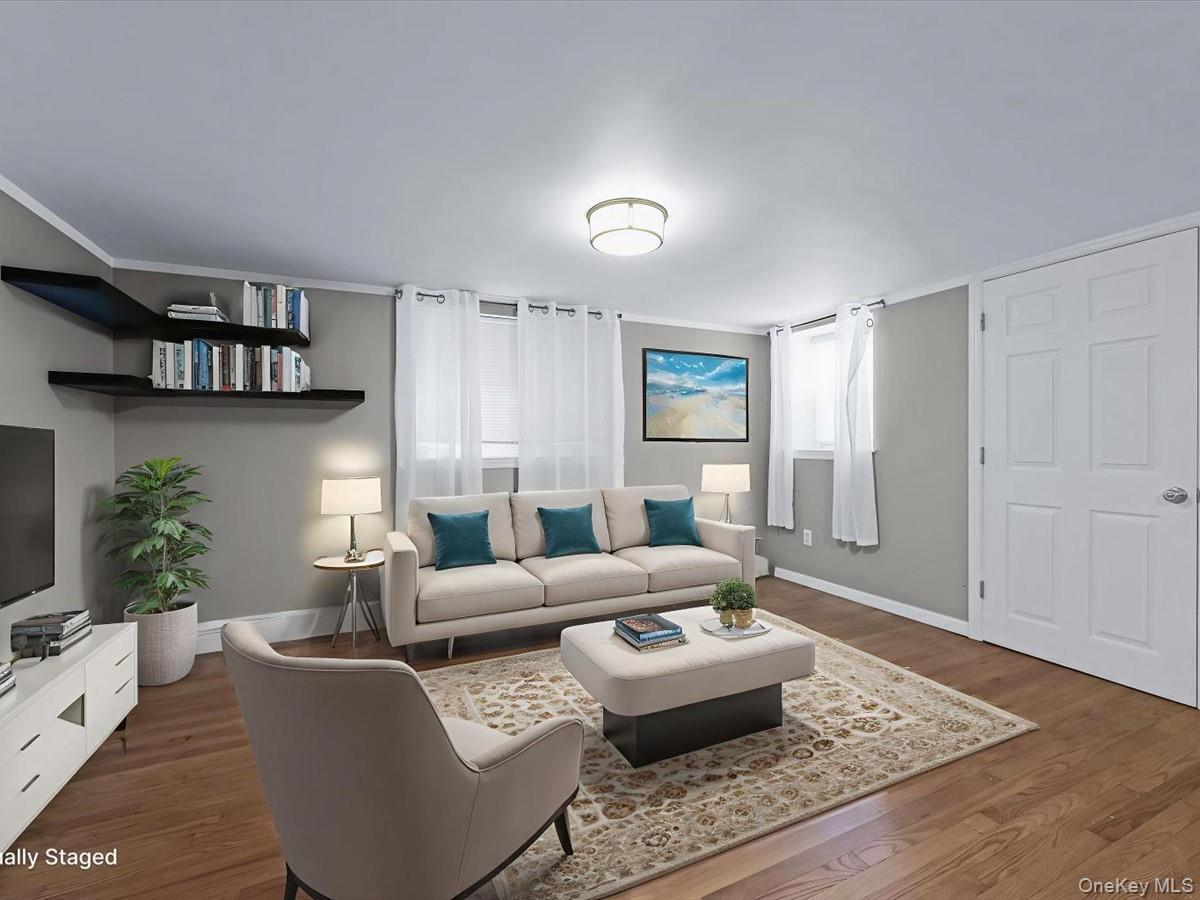 Single Family Clinton Queens, NY 11378, MLS-928103-17