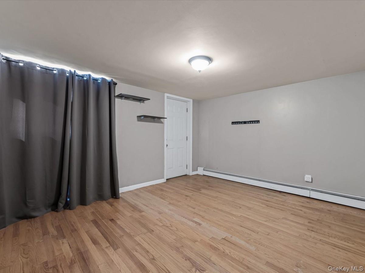 Single Family Clinton Queens, NY 11378, MLS-928103-19