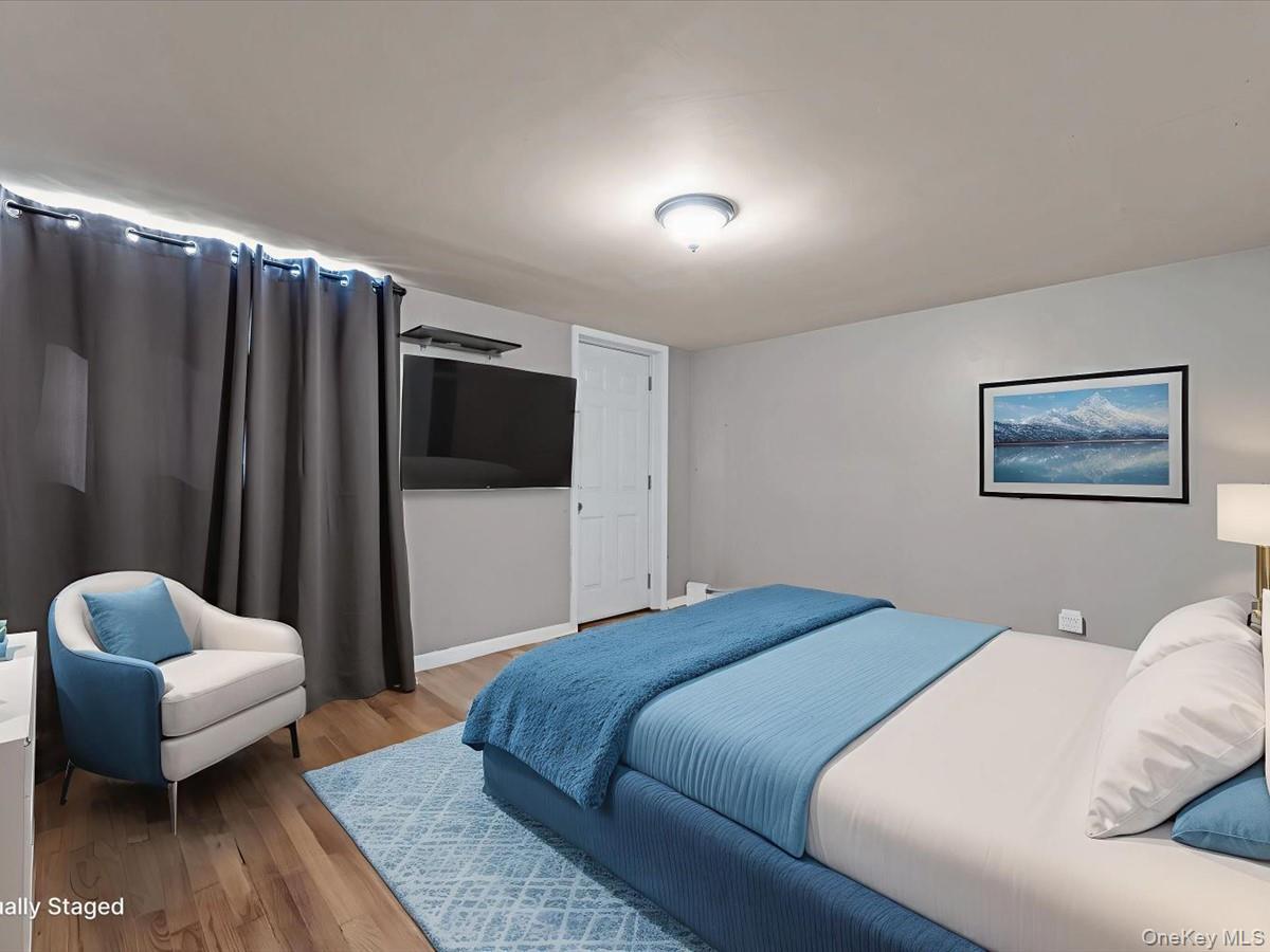 Single Family Clinton Queens, NY 11378, MLS-928103-20