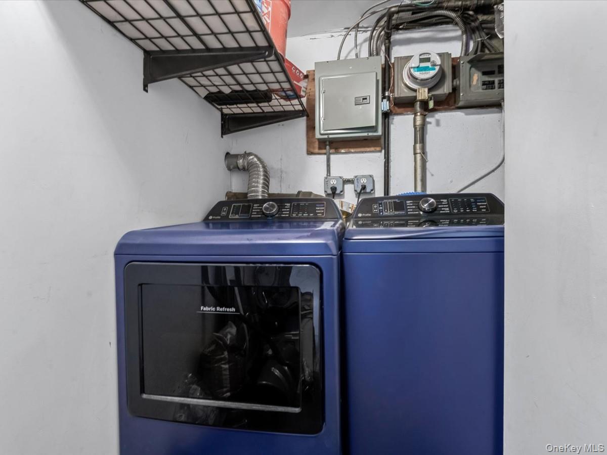 Single Family Clinton Queens, NY 11378, MLS-928103-23