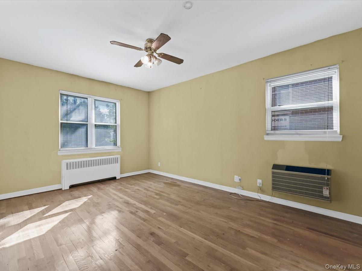 Single Family Clinton Queens, NY 11378, MLS-928103-9