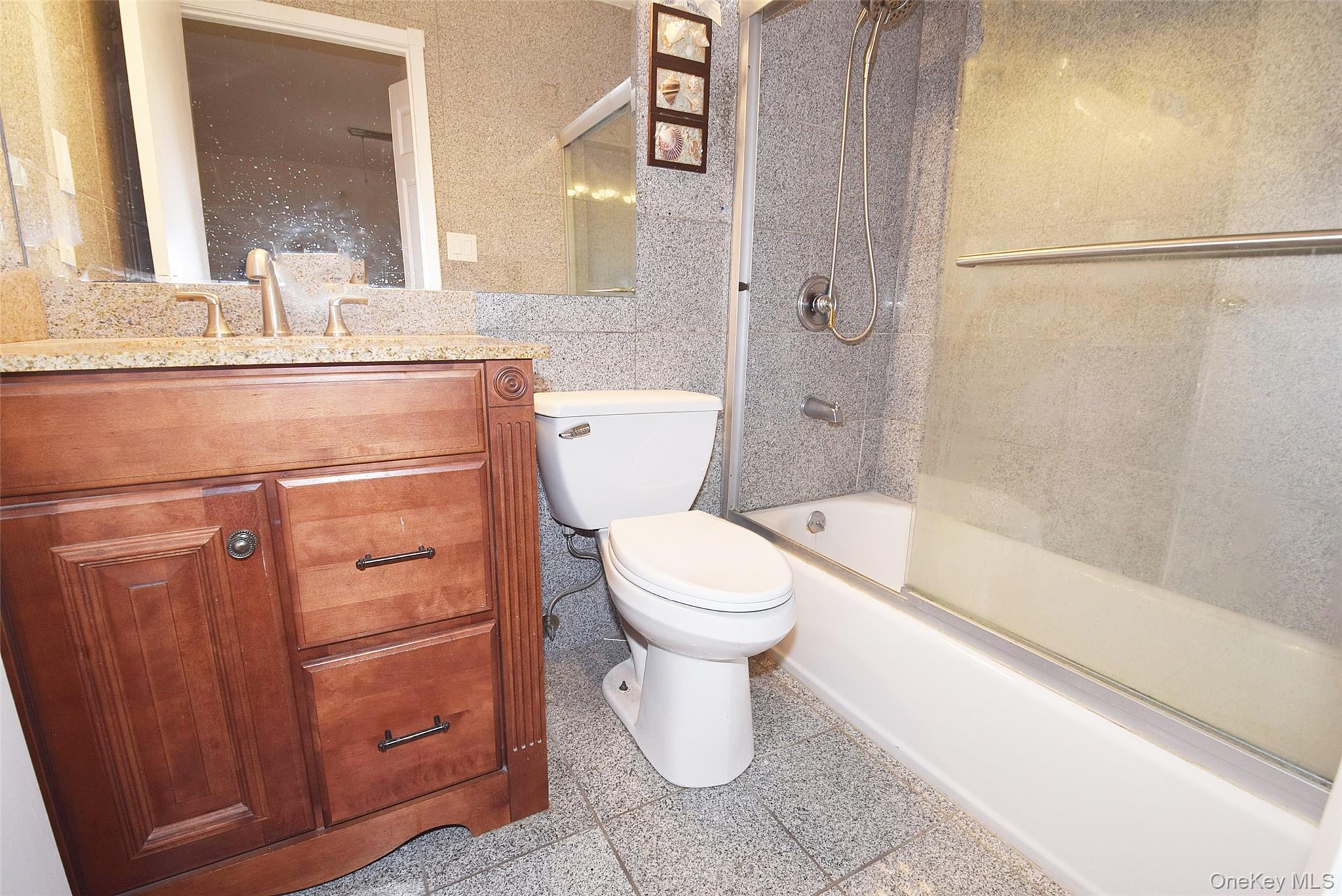 Condo Diane Queens, NY 11360, MLS-928120-9