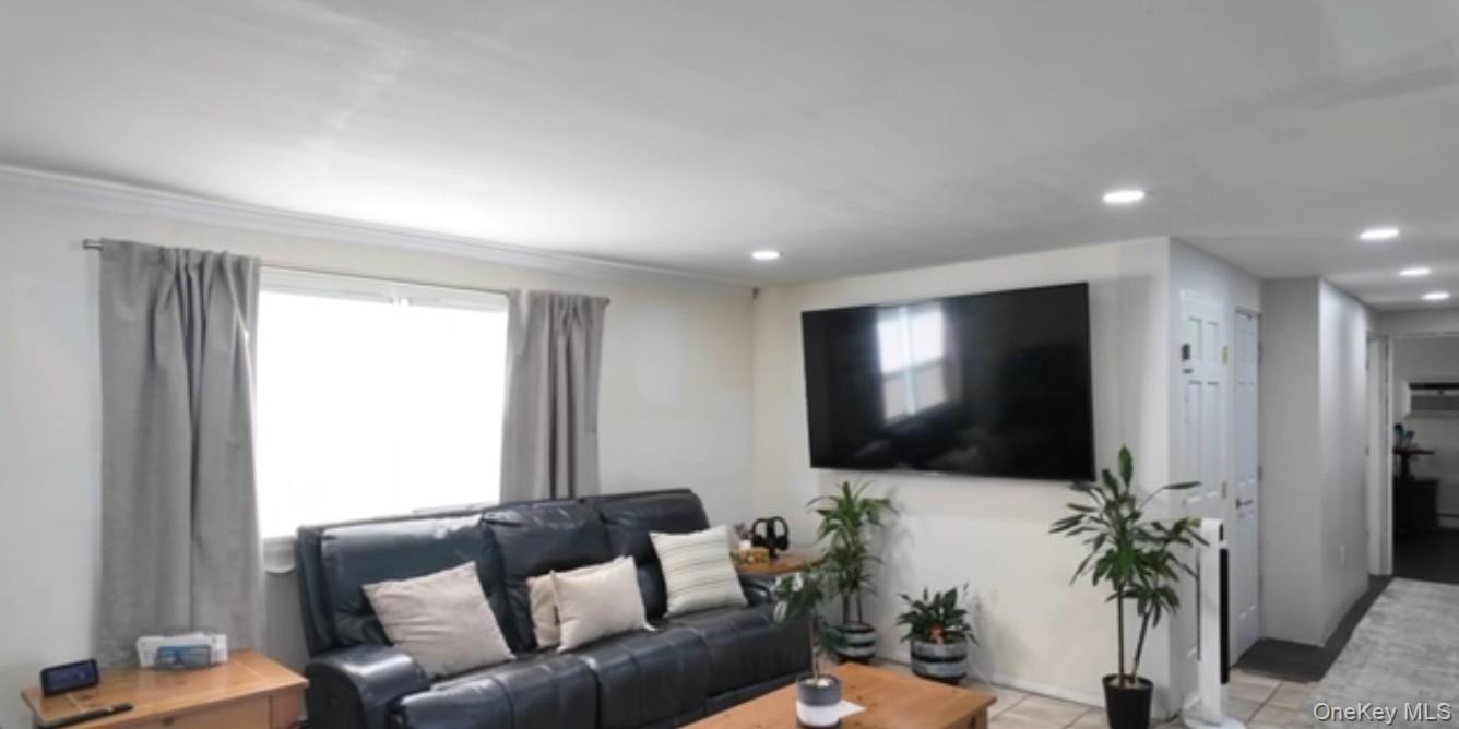 Single Family Hamilton Nassau County, NY 11558, MLS-928129-15