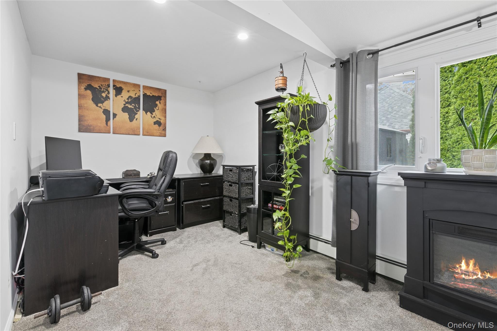 Single Family Straw  Suffolk County, NY 11749, MLS-928145-20