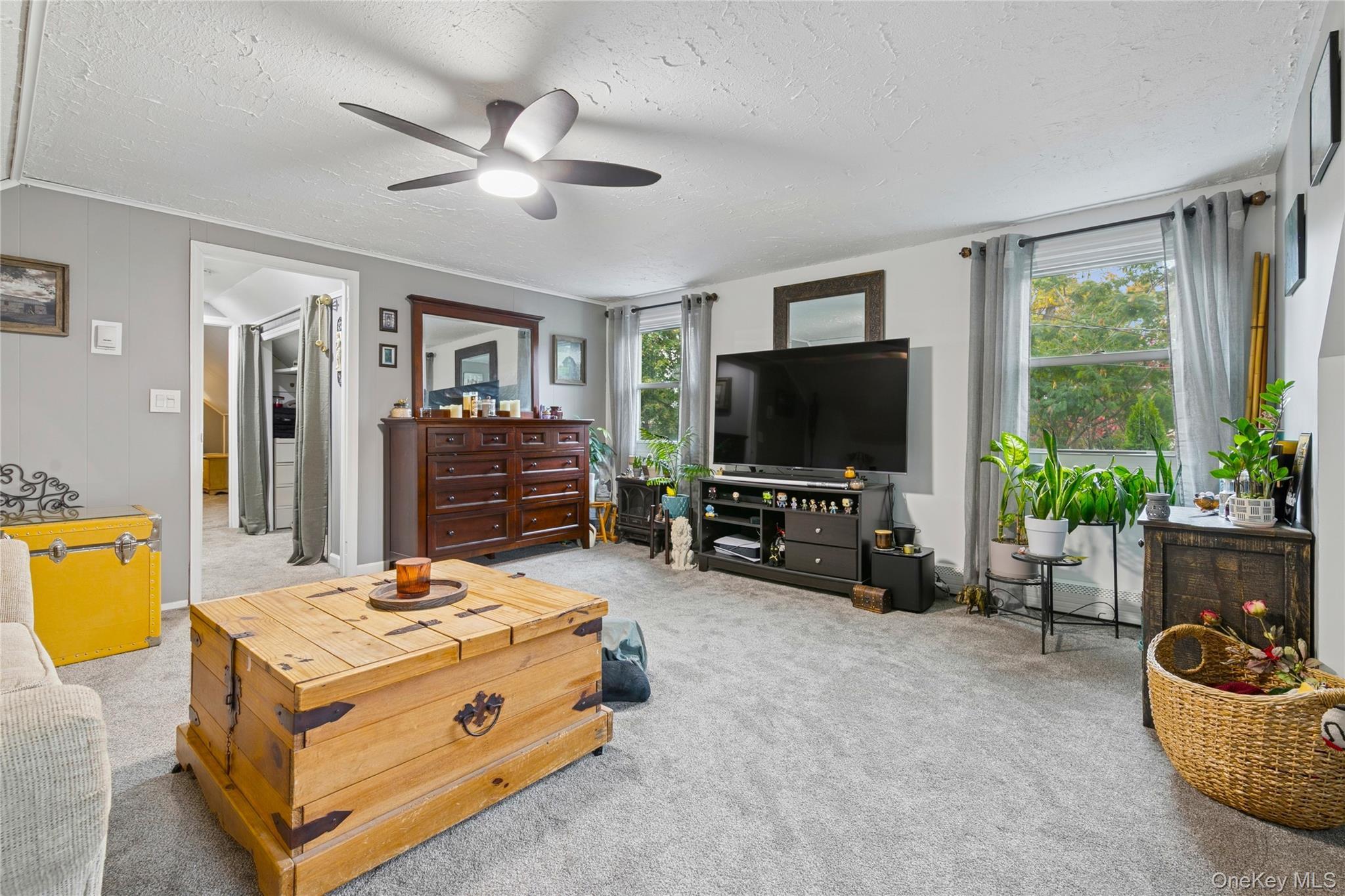 Single Family Straw  Suffolk County, NY 11749, MLS-928145-23