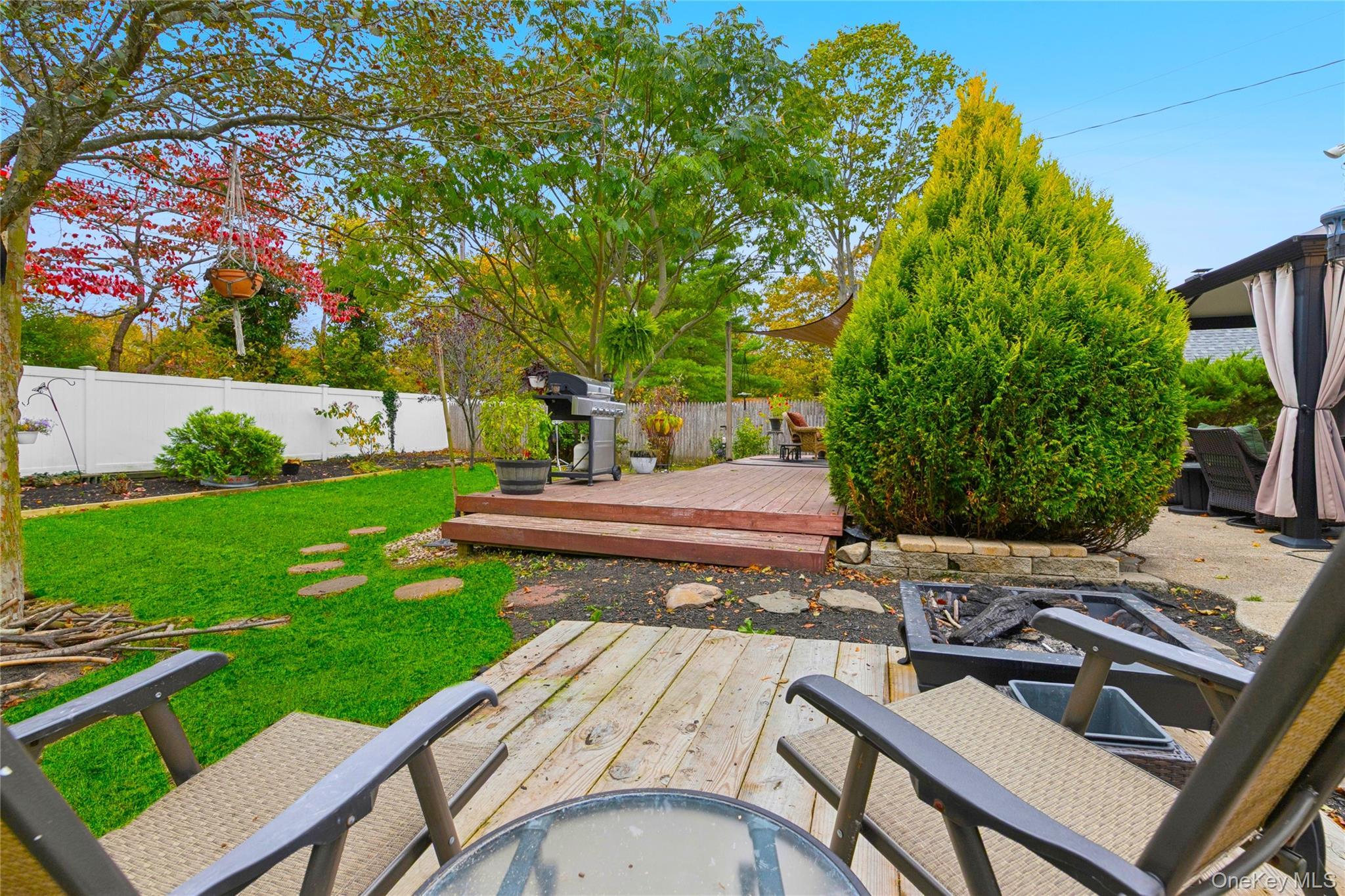 Single Family Straw  Suffolk County, NY 11749, MLS-928145-32