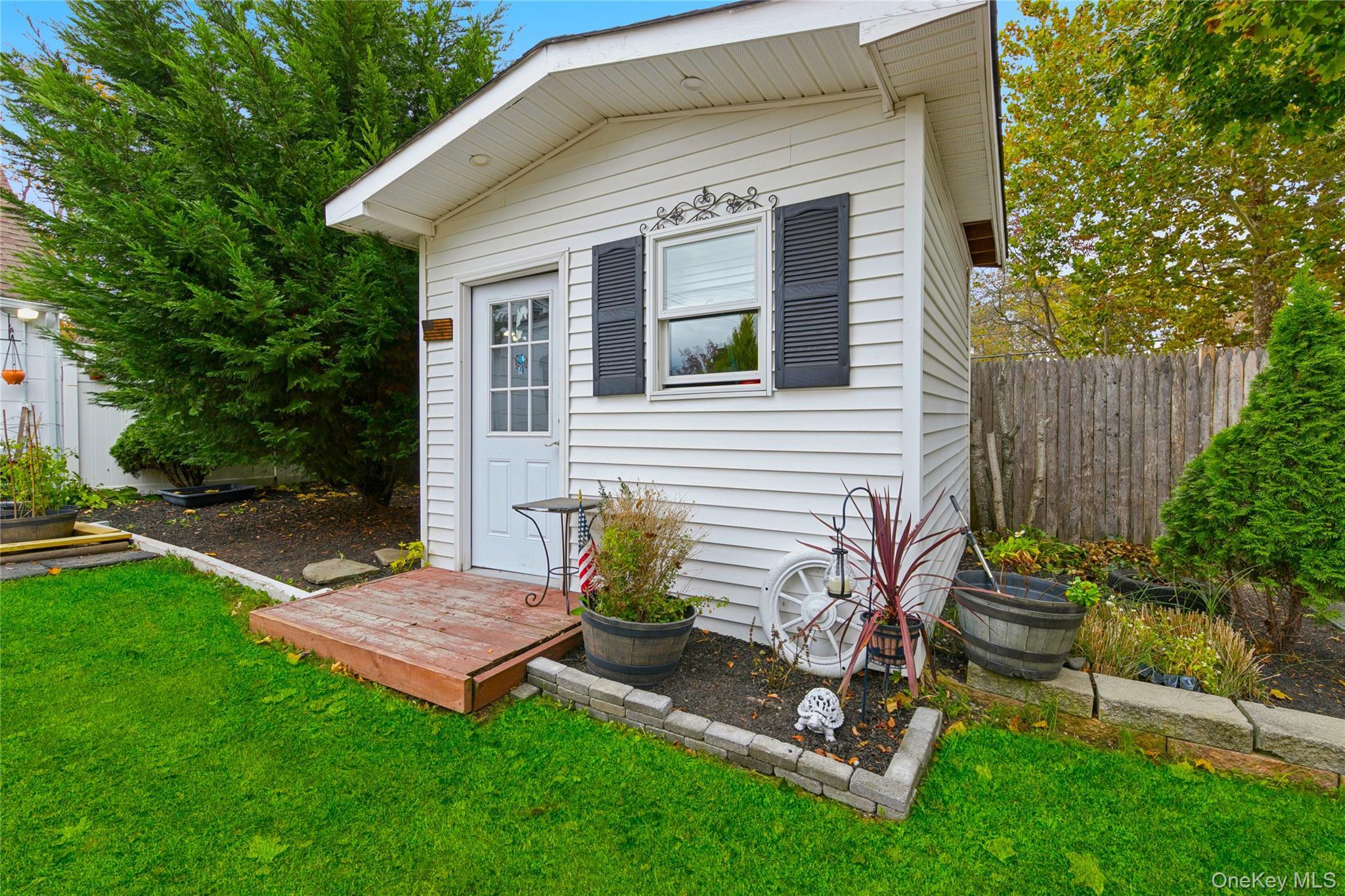 Single Family Straw  Suffolk County, NY 11749, MLS-928145-33