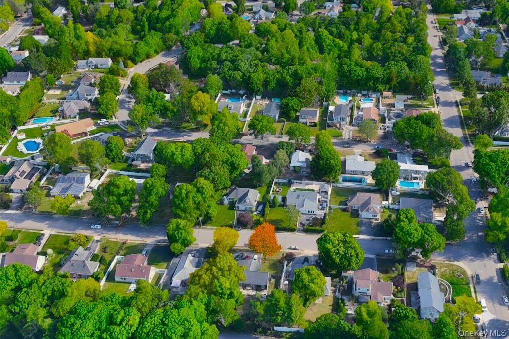 Single Family Straw  Suffolk County, NY 11749, MLS-928145-35