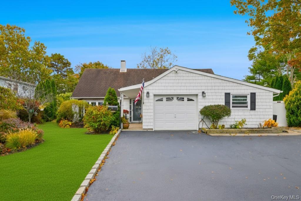 Single Family Straw  Suffolk County, NY 11749, MLS-928145-39