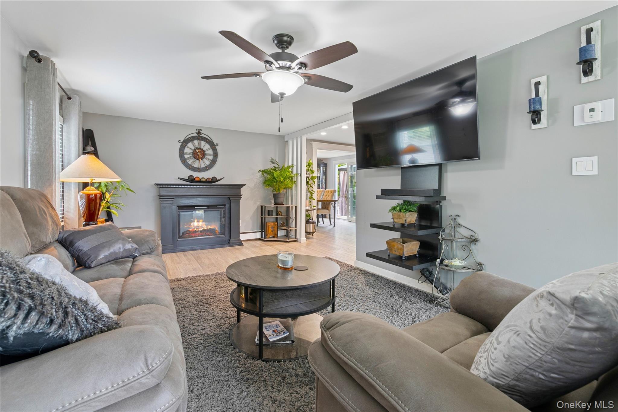 Single Family Straw  Suffolk County, NY 11749, MLS-928145-5