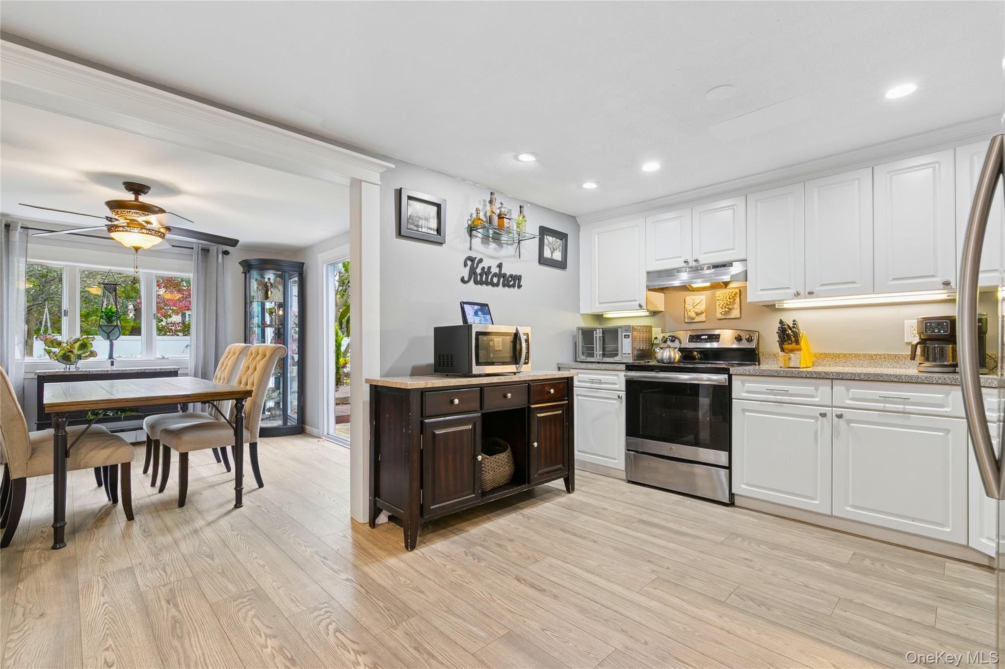 Single Family Straw  Suffolk County, NY 11749, MLS-928145-9