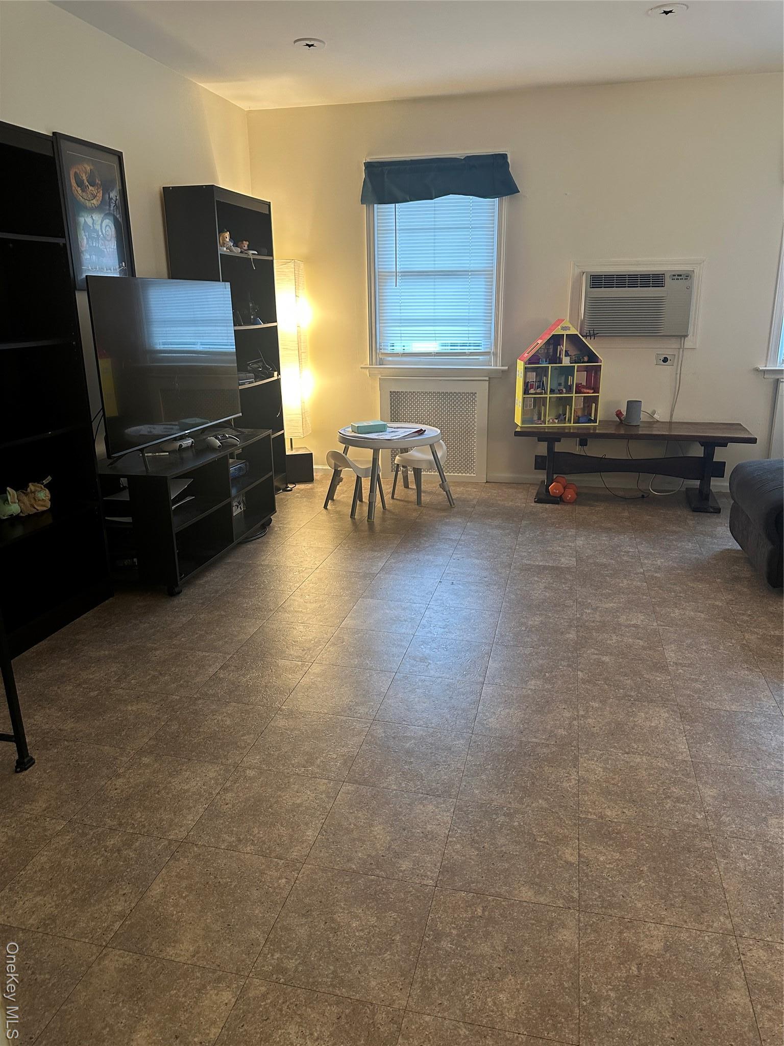 Single Family Lenox  Nassau County, NY 11553, MLS-928164-21