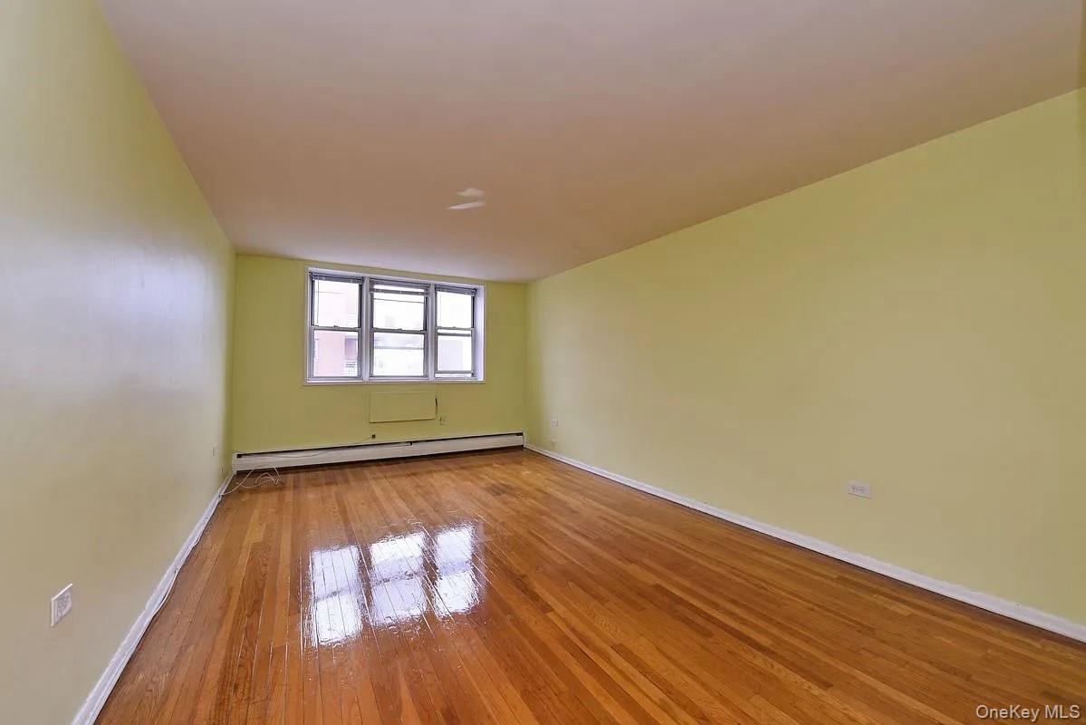 Apartment Parsons  Queens, NY 11354, MLS-928165-3