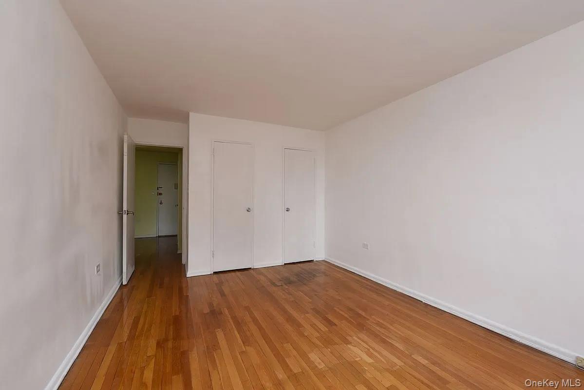 Apartment Parsons  Queens, NY 11354, MLS-928165-5
