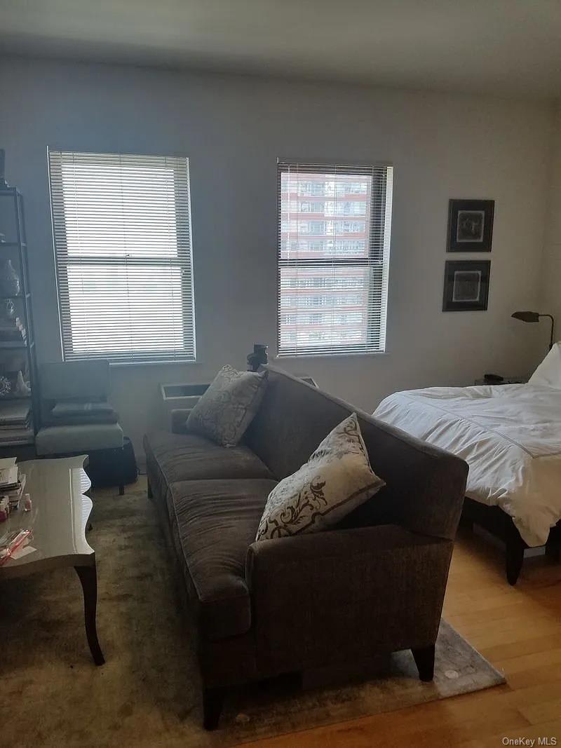 Apartment West  Manhattan, NY 10004, MLS-928168-2