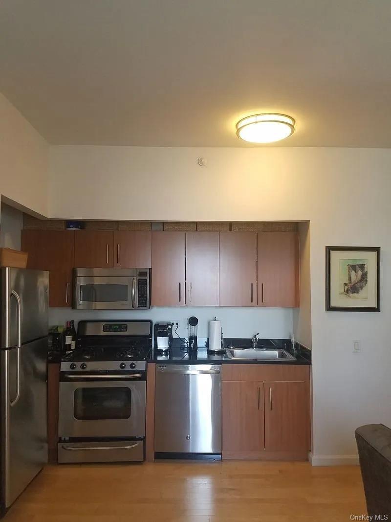 Apartment West  Manhattan, NY 10004, MLS-928168-4