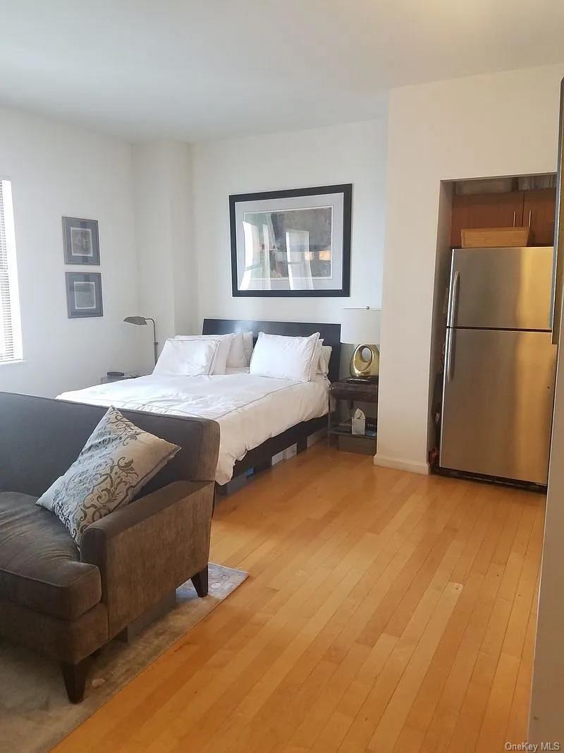 Apartment West  Manhattan, NY 10004, MLS-928168-6