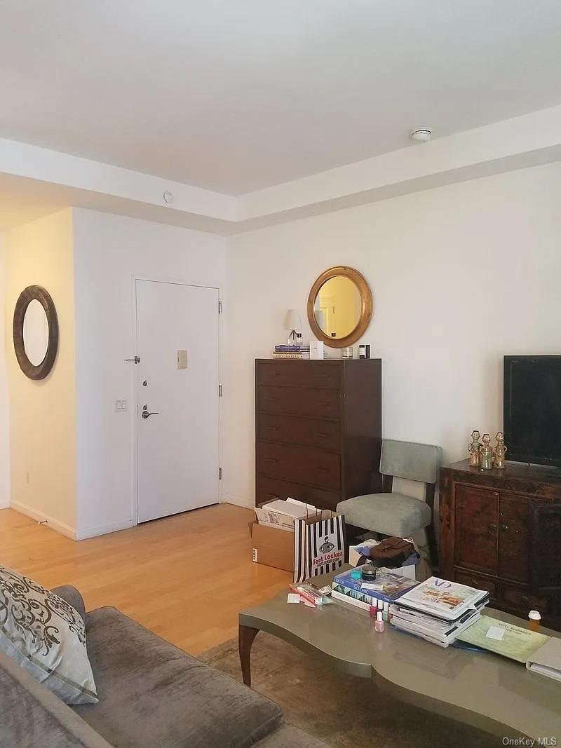 Apartment West  Manhattan, NY 10004, MLS-928168-8