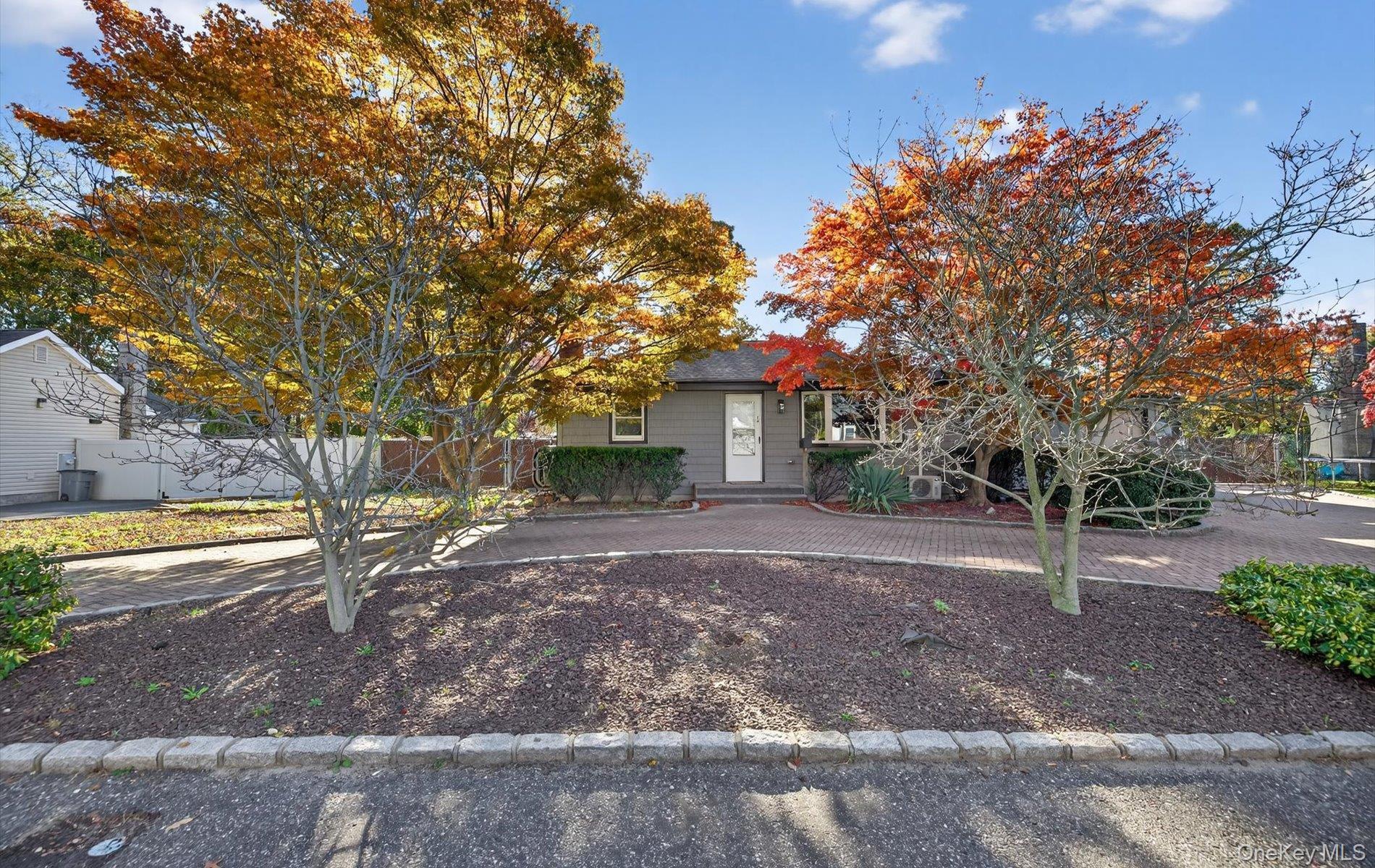 Single Family Muncey Suffolk County, NY 11706, MLS-928185-2