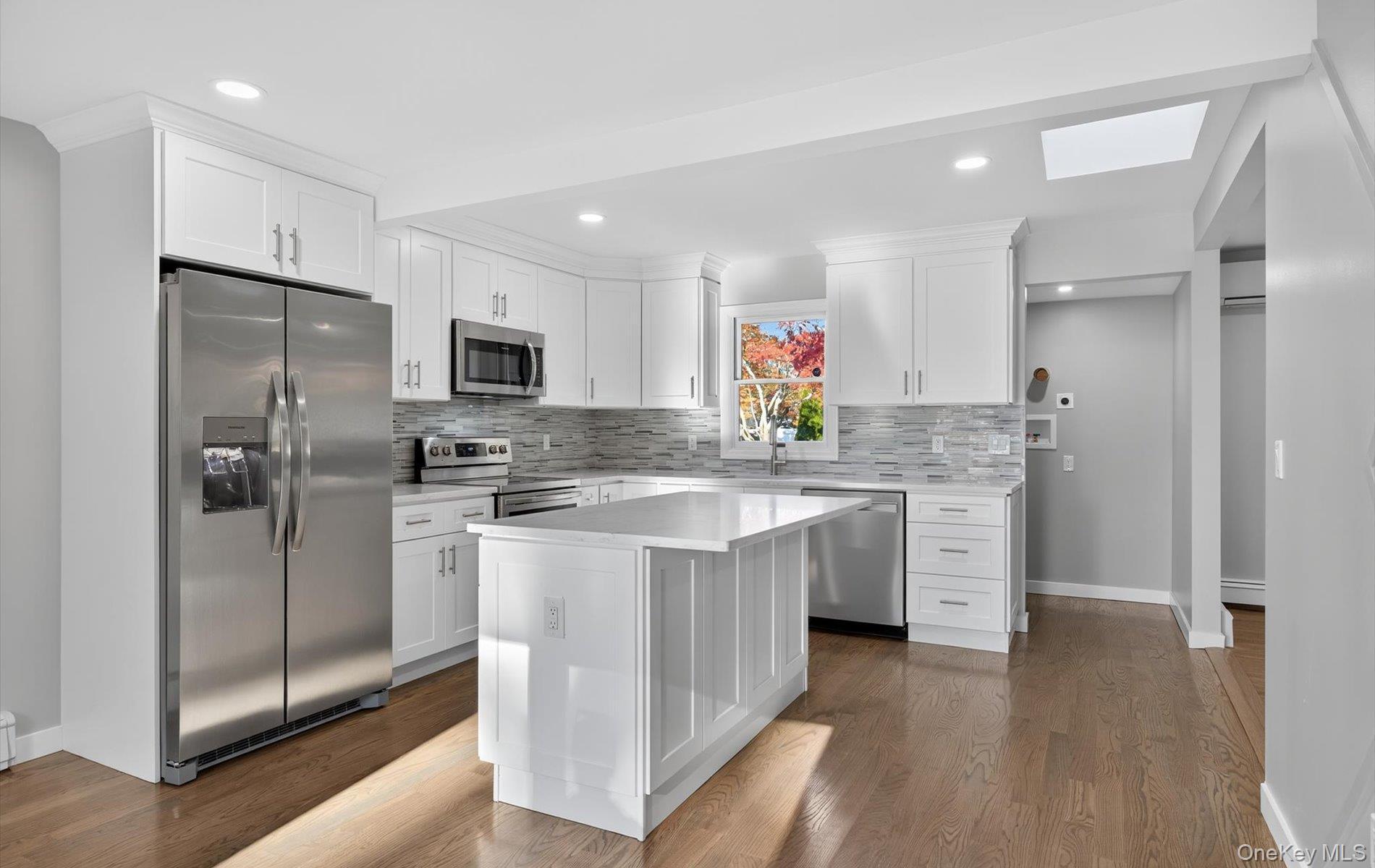 Single Family Muncey Suffolk County, NY 11706, MLS-928185-8