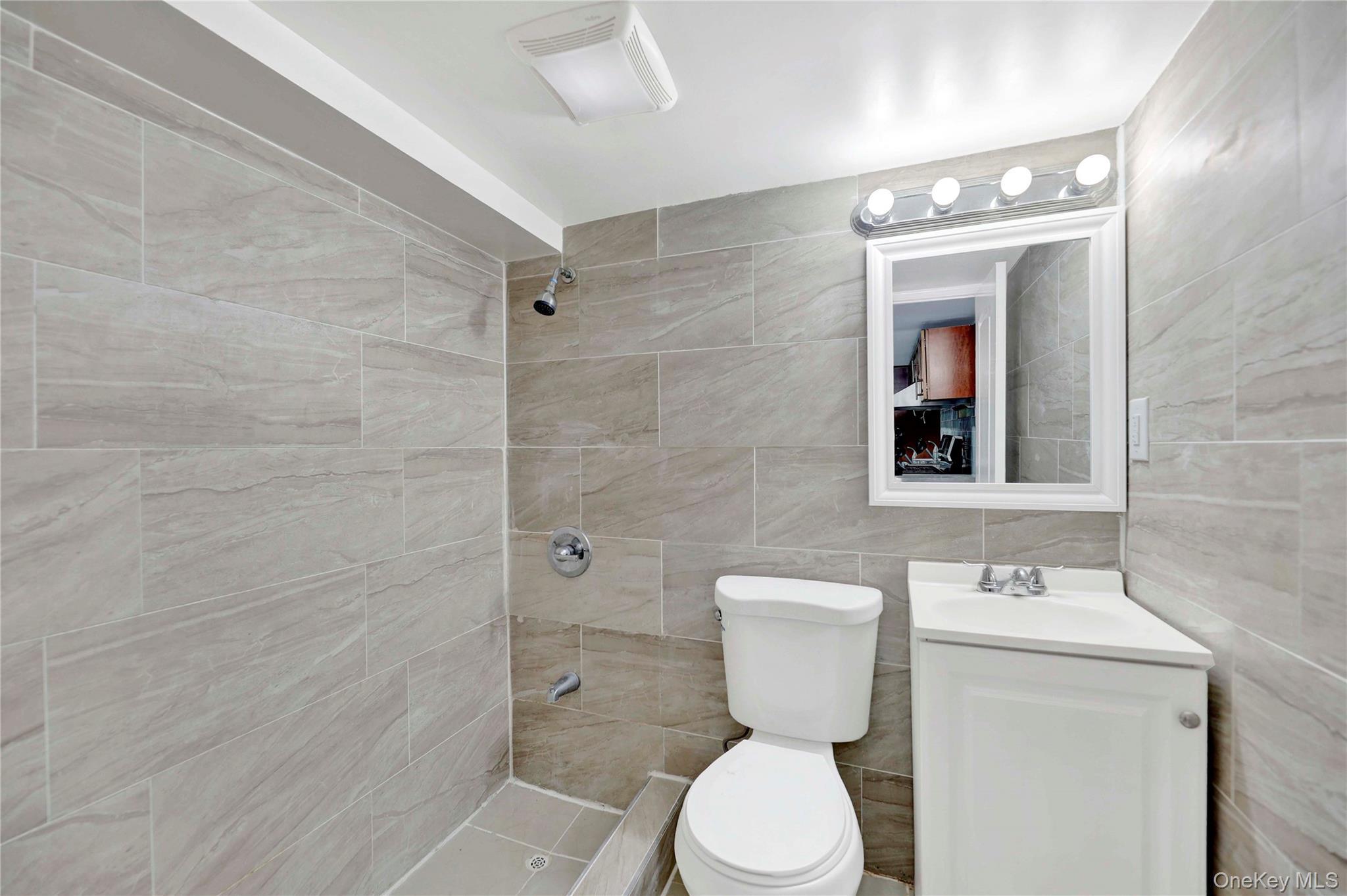 Single Family 118  Queens, NY 11424, MLS-928210-24