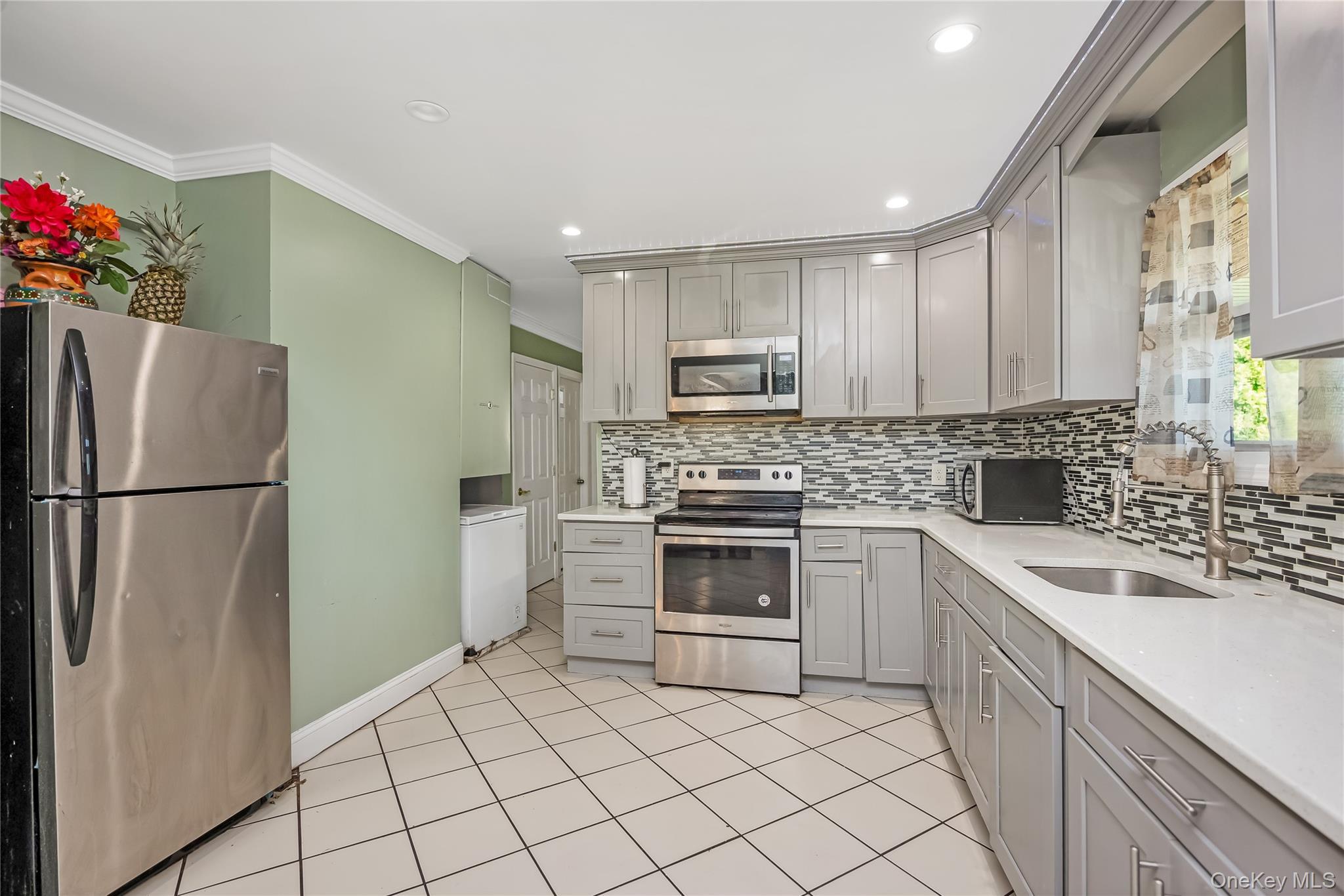 Single Family Albatross  Nassau County, NY 11756, MLS-928214-3