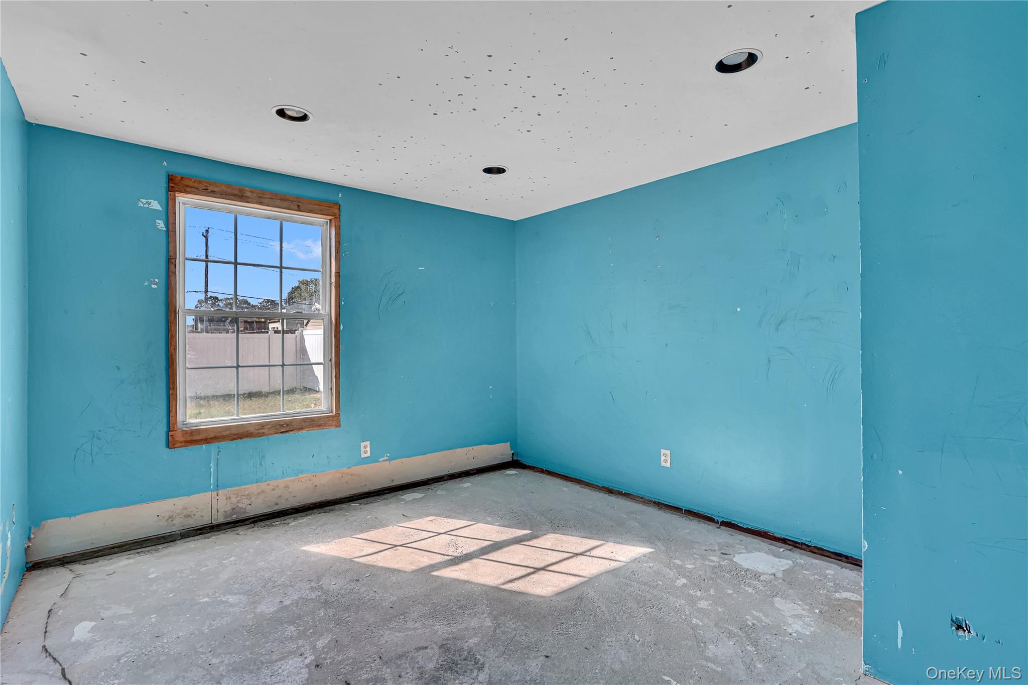 Single Family 30th Suffolk County, NY 11726, MLS-928217-11