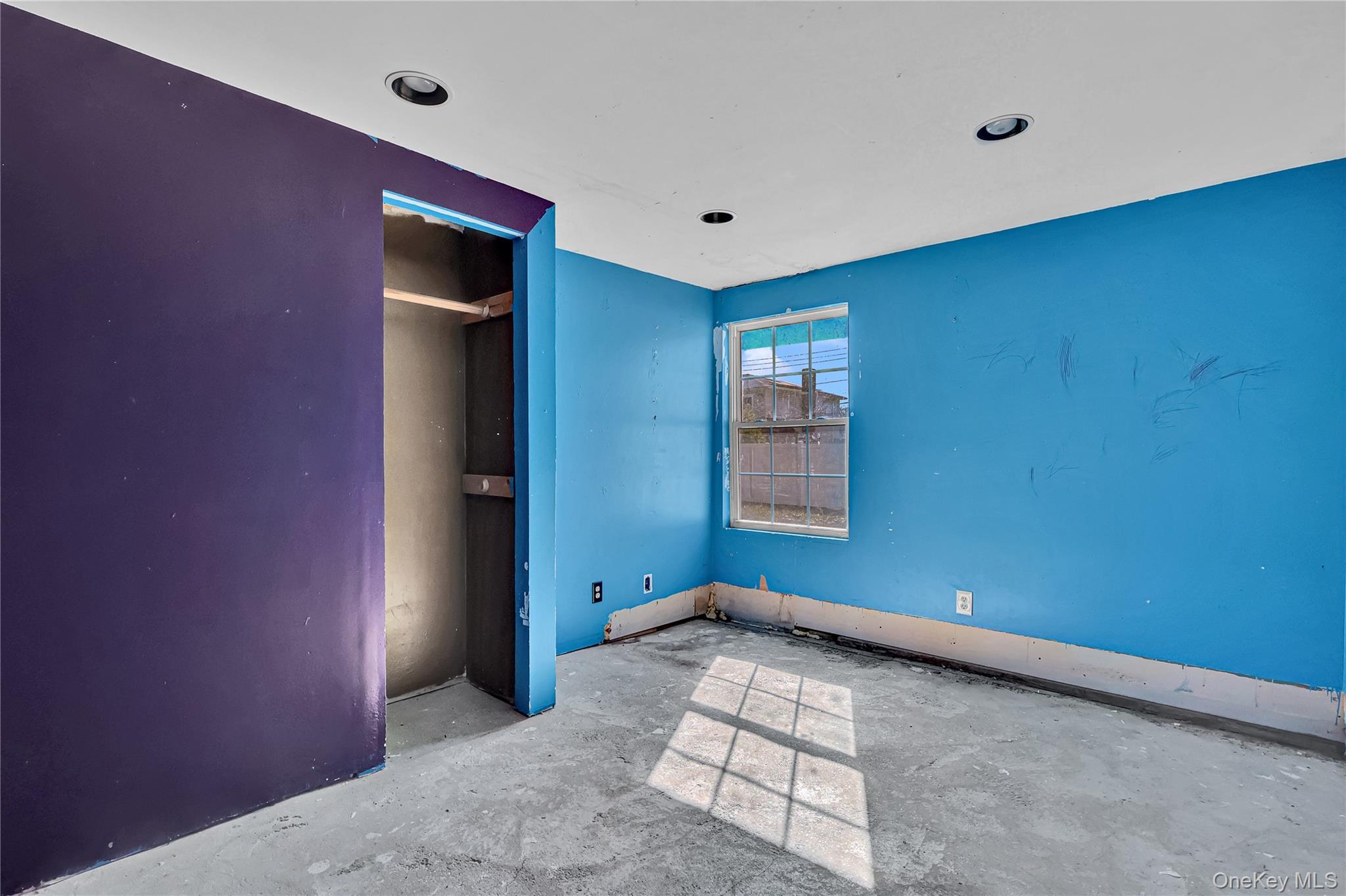 Single Family 30th Suffolk County, NY 11726, MLS-928217-12