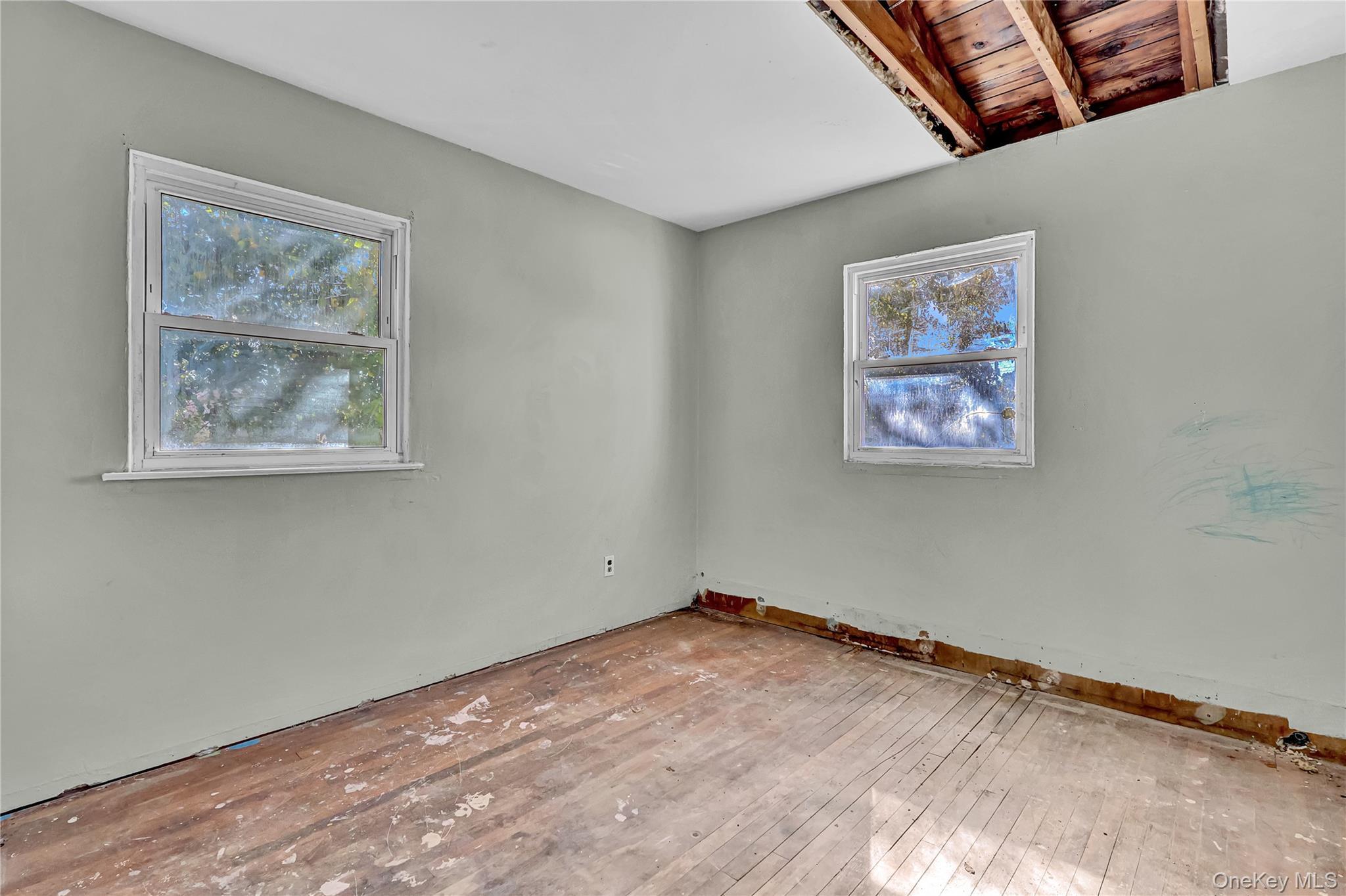 Single Family 30th Suffolk County, NY 11726, MLS-928217-14