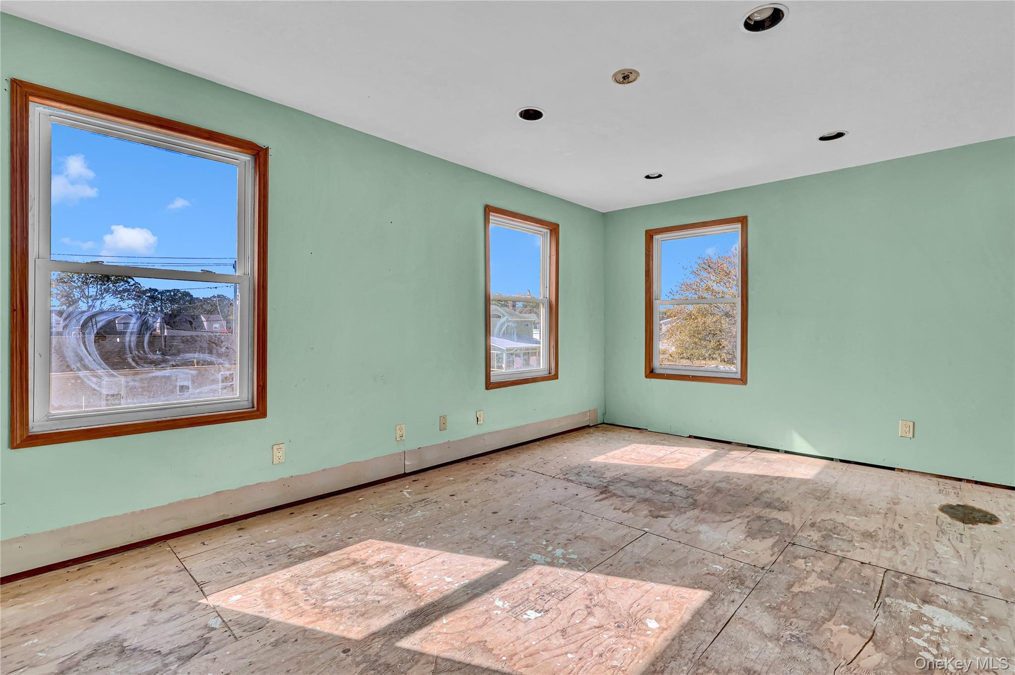 Single Family 30th Suffolk County, NY 11726, MLS-928217-19