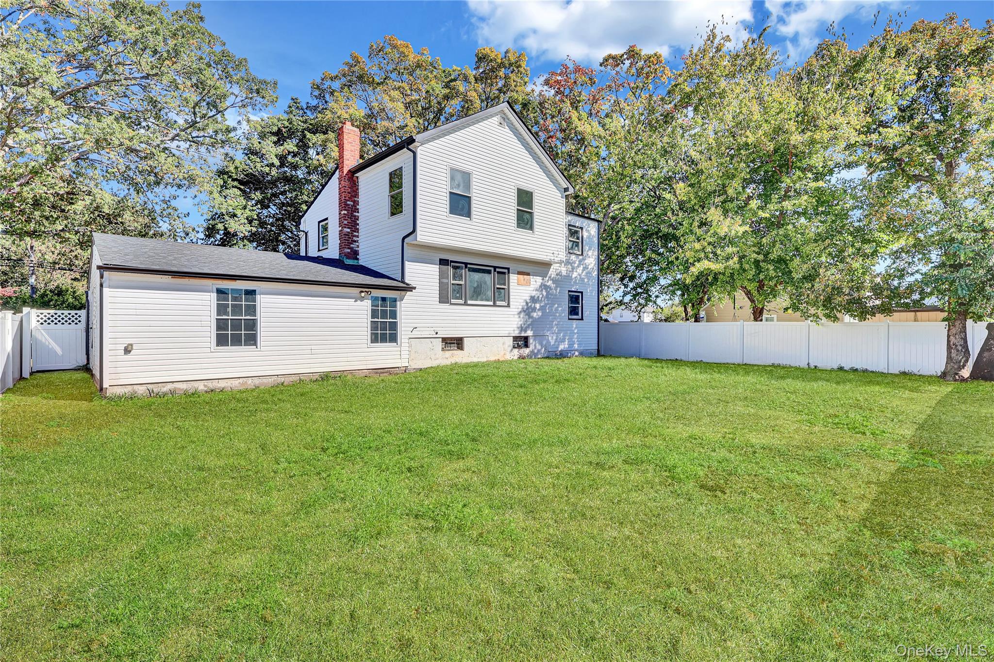 Single Family 30th  Suffolk County, NY 11726, MLS-928217-23