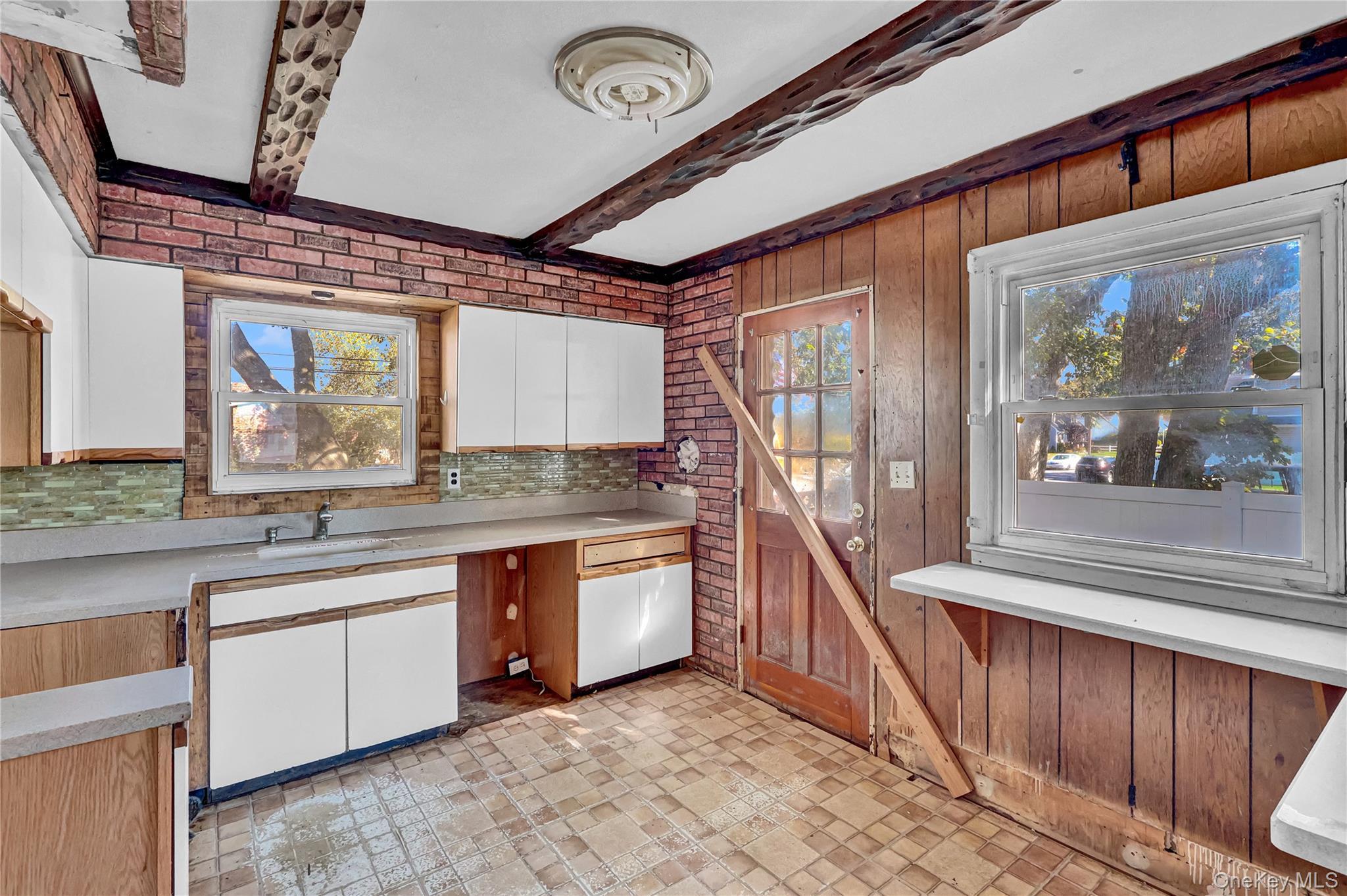 Single Family 30th Suffolk County, NY 11726, MLS-928217-6