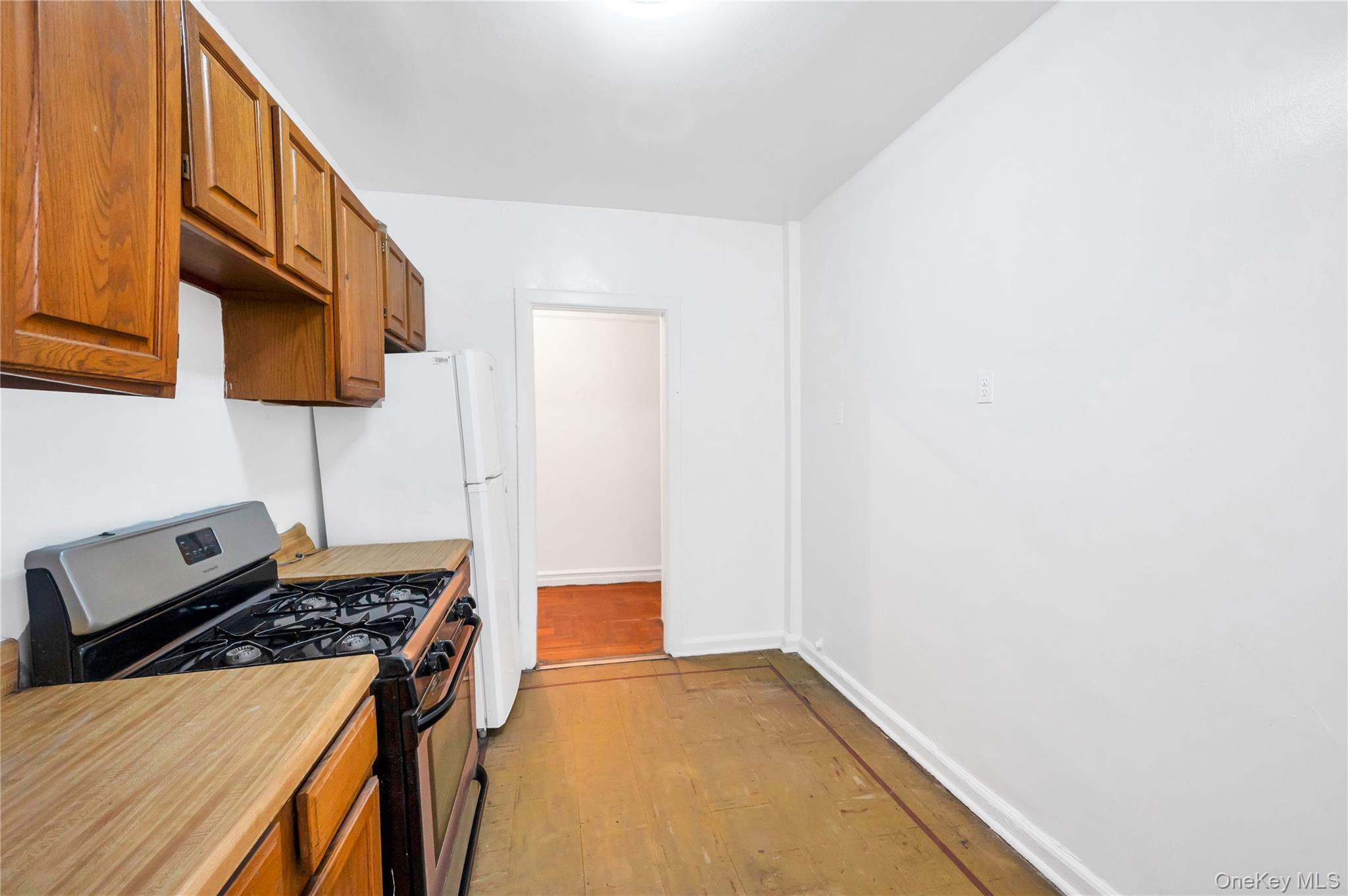 Single Family Hull Bronx, NY 10467, MLS-928243-33