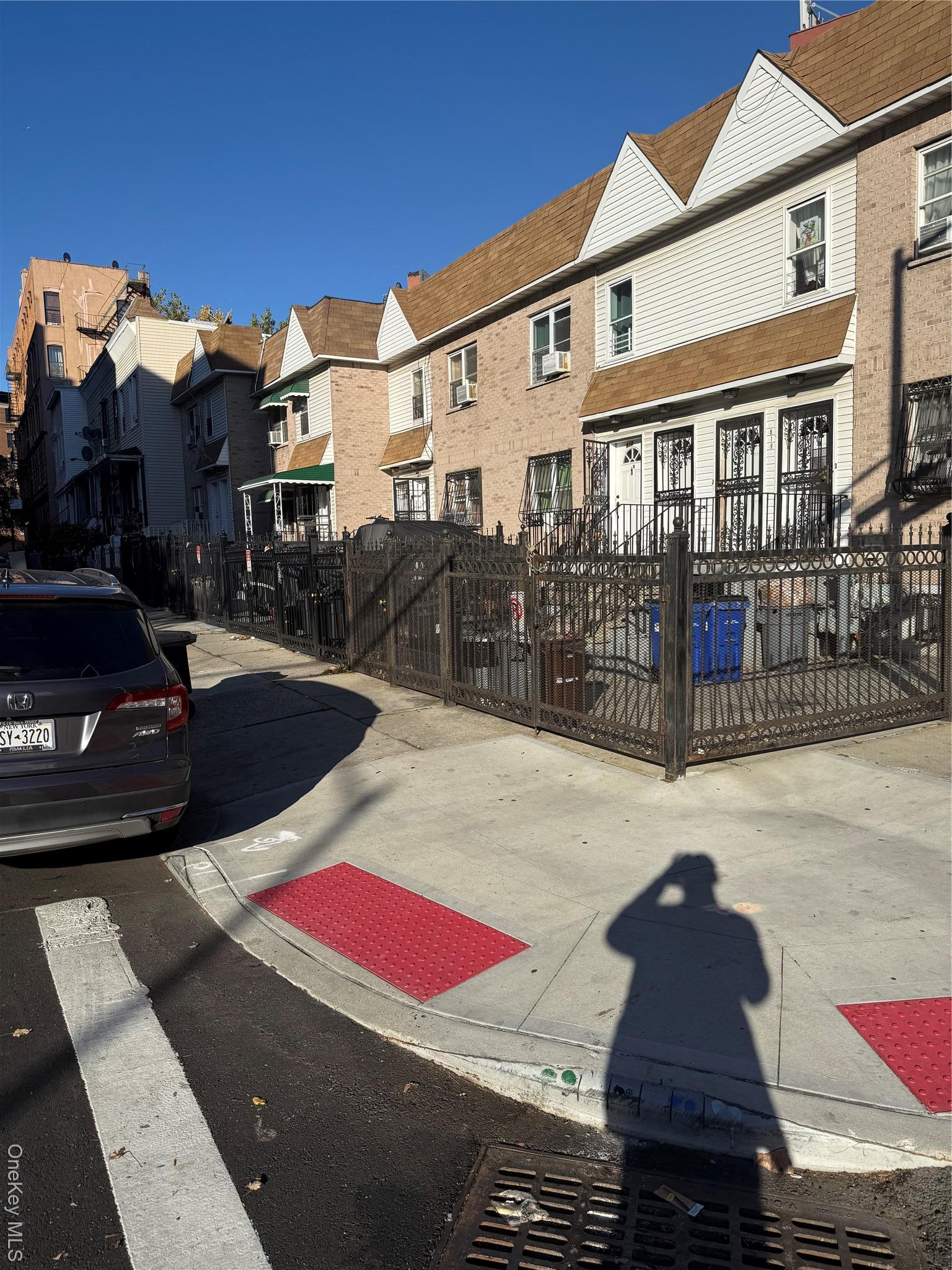 Single Family 170th  Bronx, NY 10459, MLS-928252-6