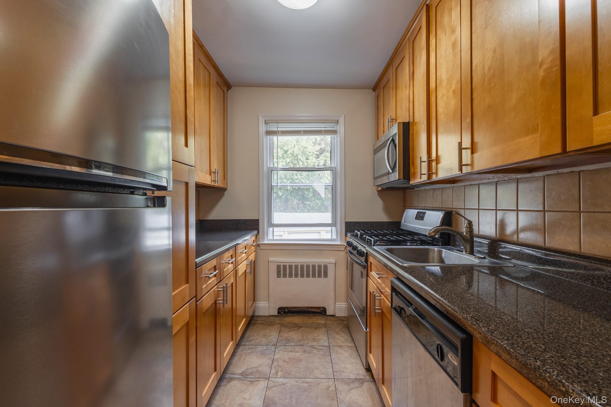 Coop 71st  Queens, NY 11426, MLS-928268-10