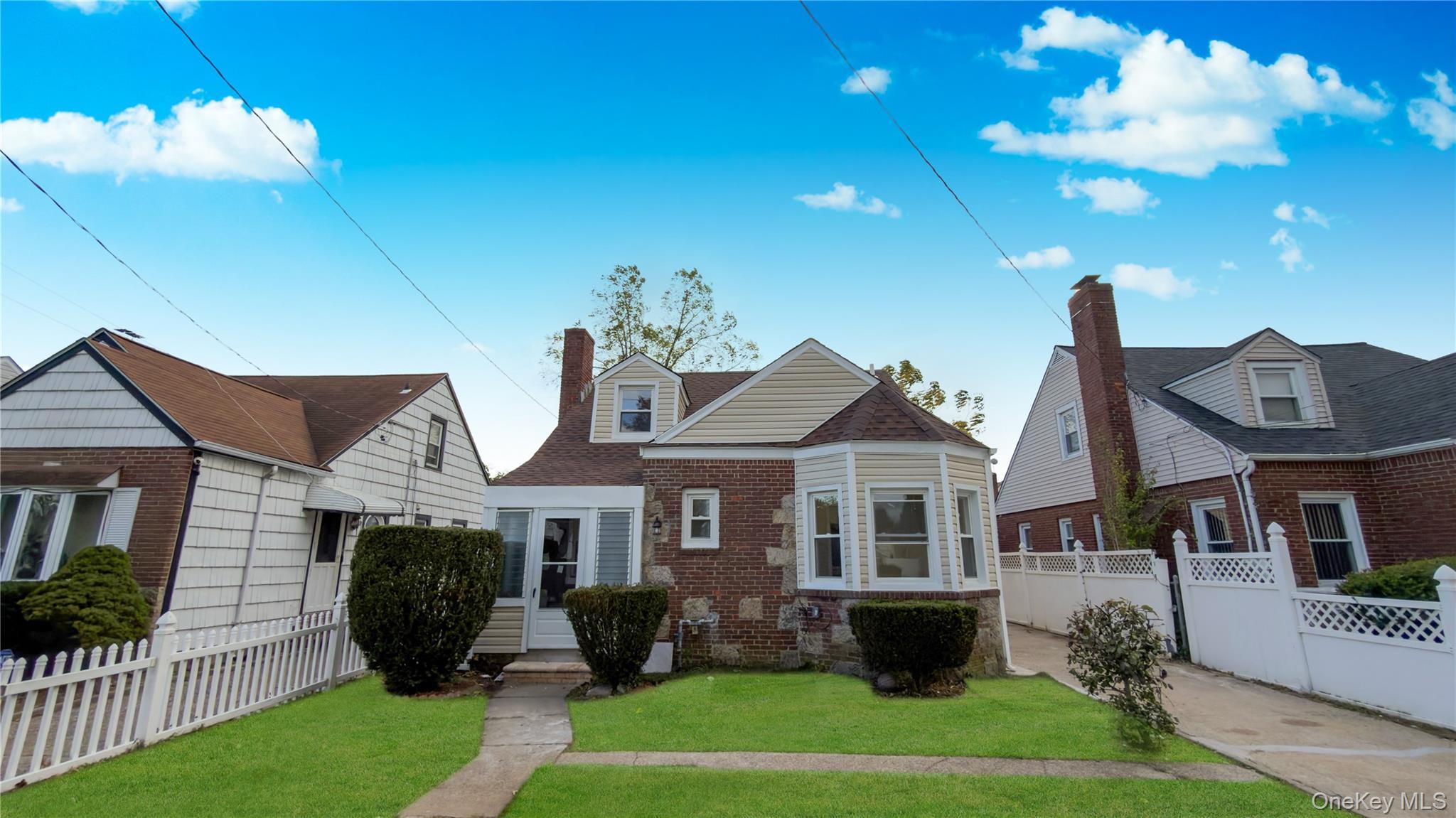 Single Family Windsor Nassau County, NY 11550, MLS-928282-14