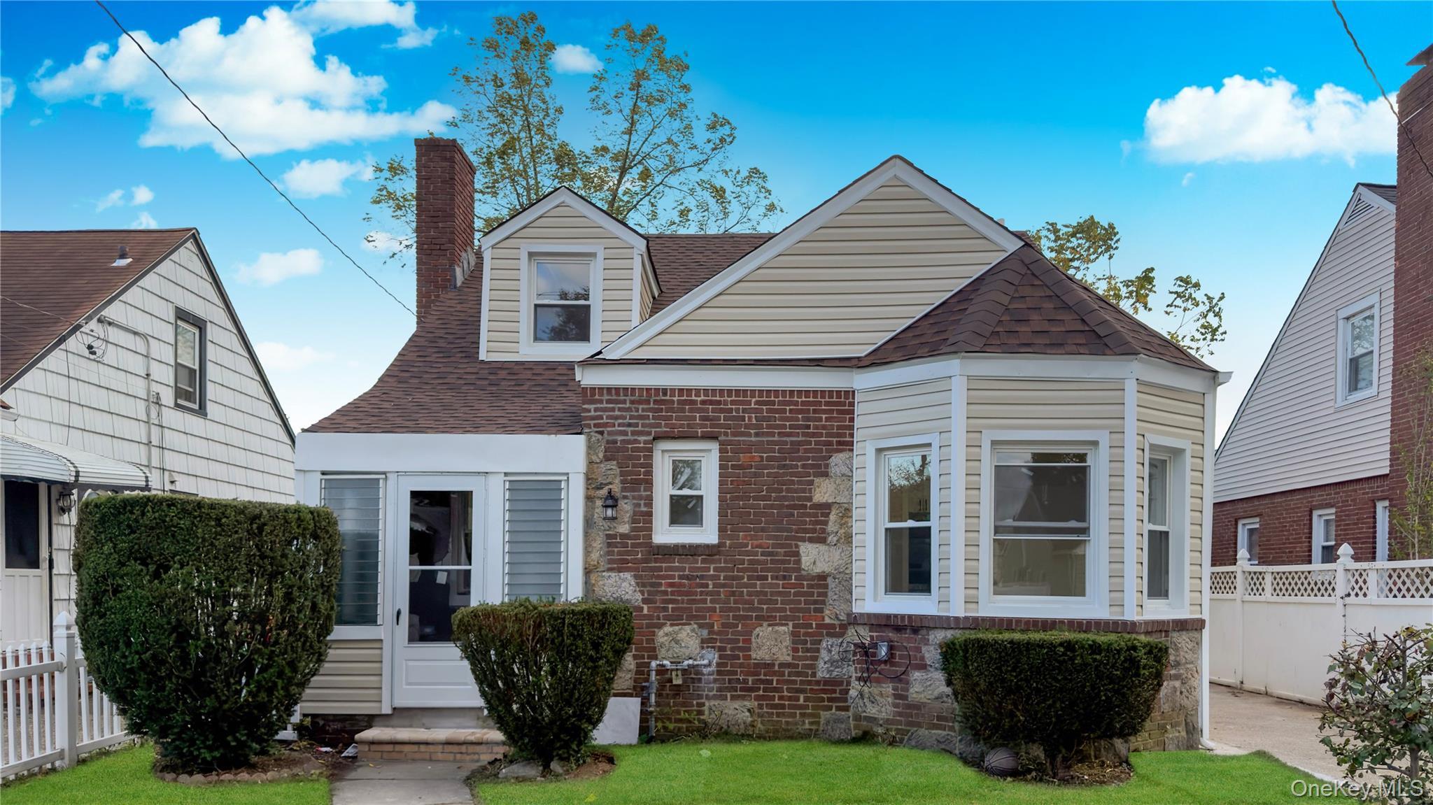 Single Family Windsor Nassau County, NY 11550, MLS-928282-15