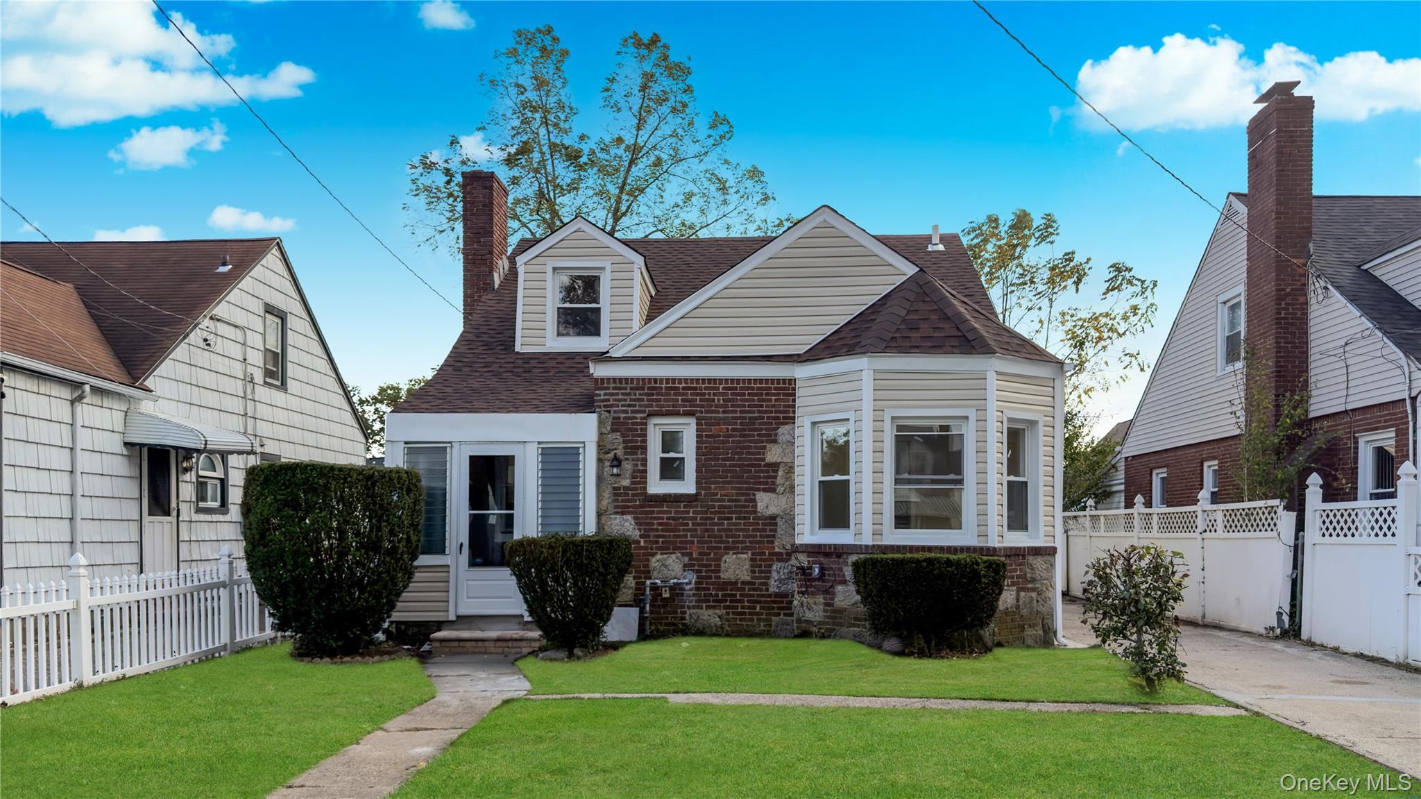 Single Family Windsor Nassau County, NY 11550, MLS-928282-2