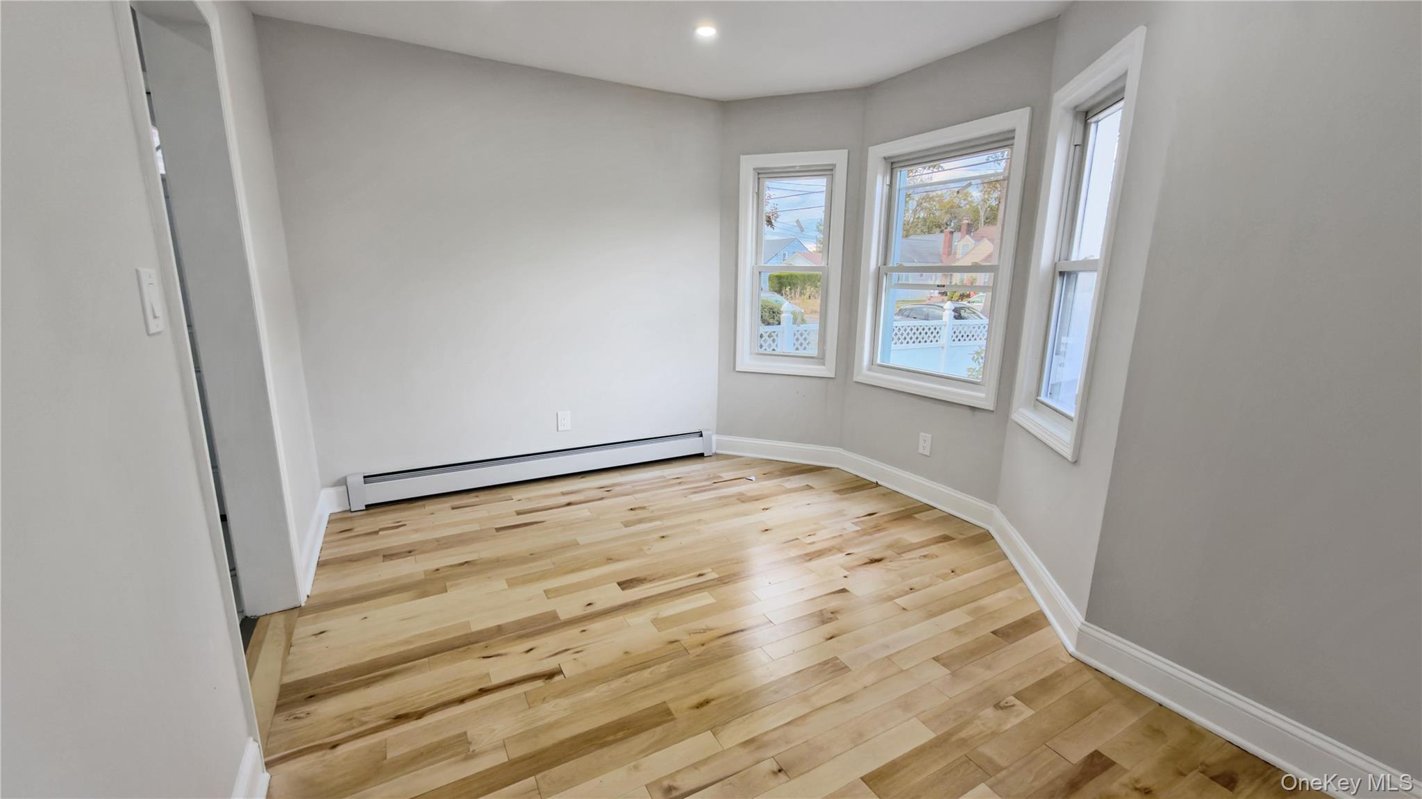 Single Family Windsor Nassau County, NY 11550, MLS-928282-21