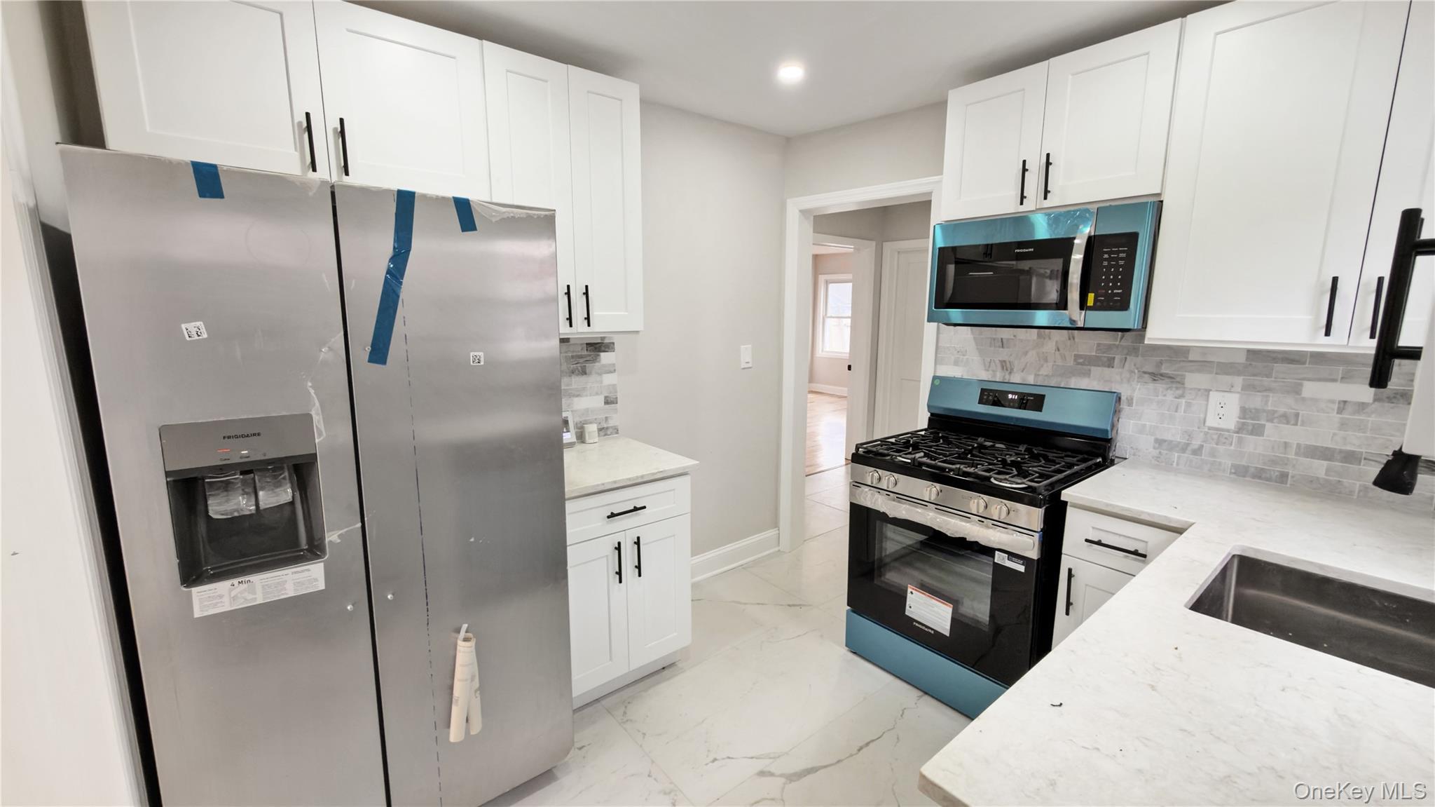 Single Family Windsor Nassau County, NY 11550, MLS-928282-24