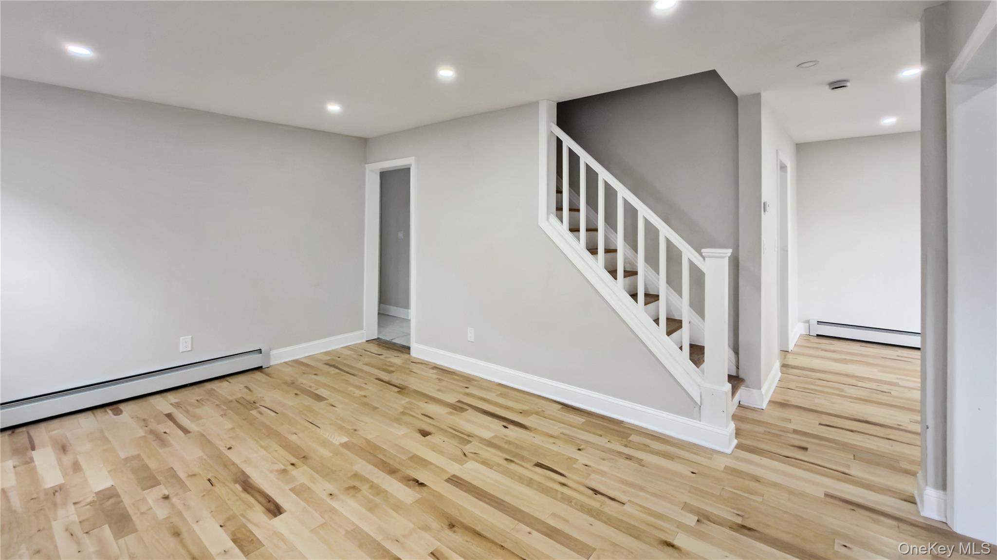 Single Family Windsor Nassau County, NY 11550, MLS-928282-34